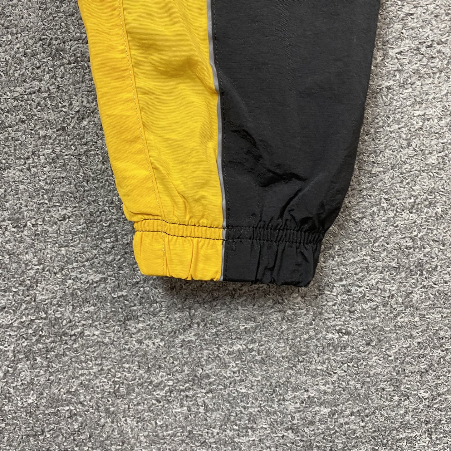 corteiz-spring-jacket-black-yellow-6-Drip Store Argentina