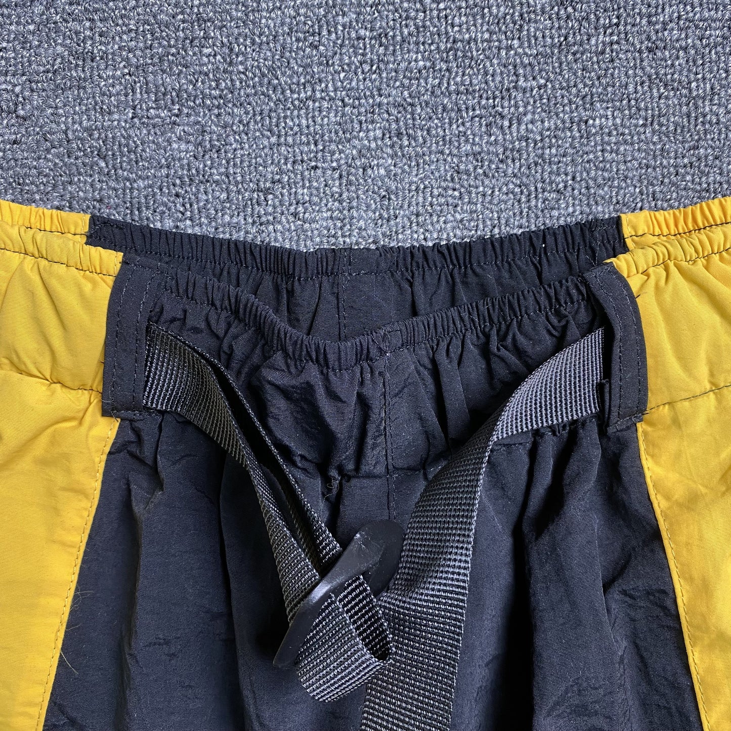 corteiz-spring-shorts-black-yellow-6-Drip Store Argentina