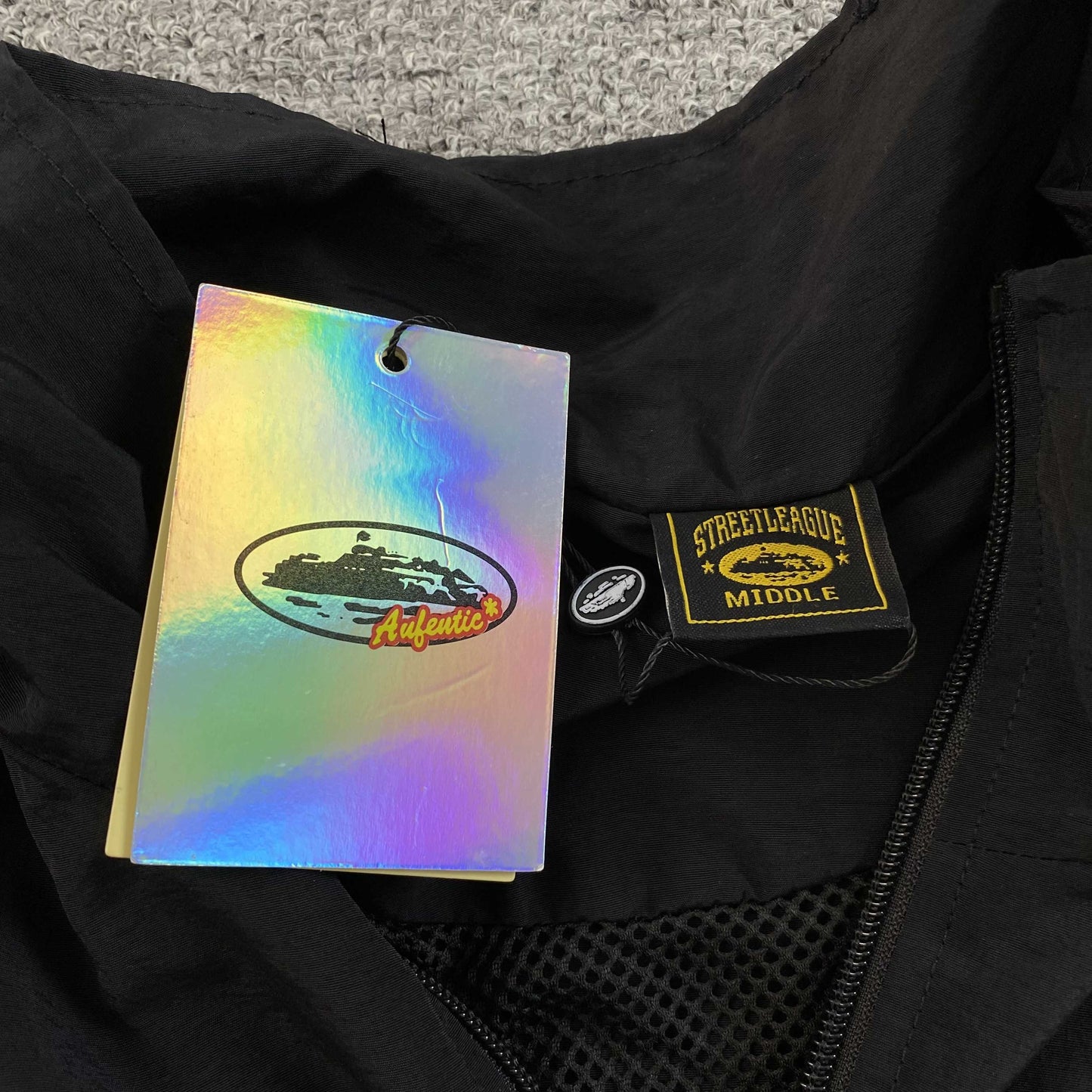 Campera Corteiz Sriped Litework Negra