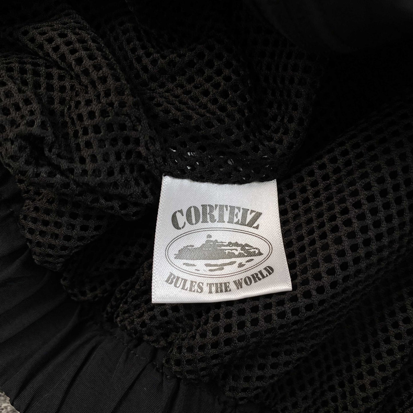 Campera Corteiz Sriped Litework Negra