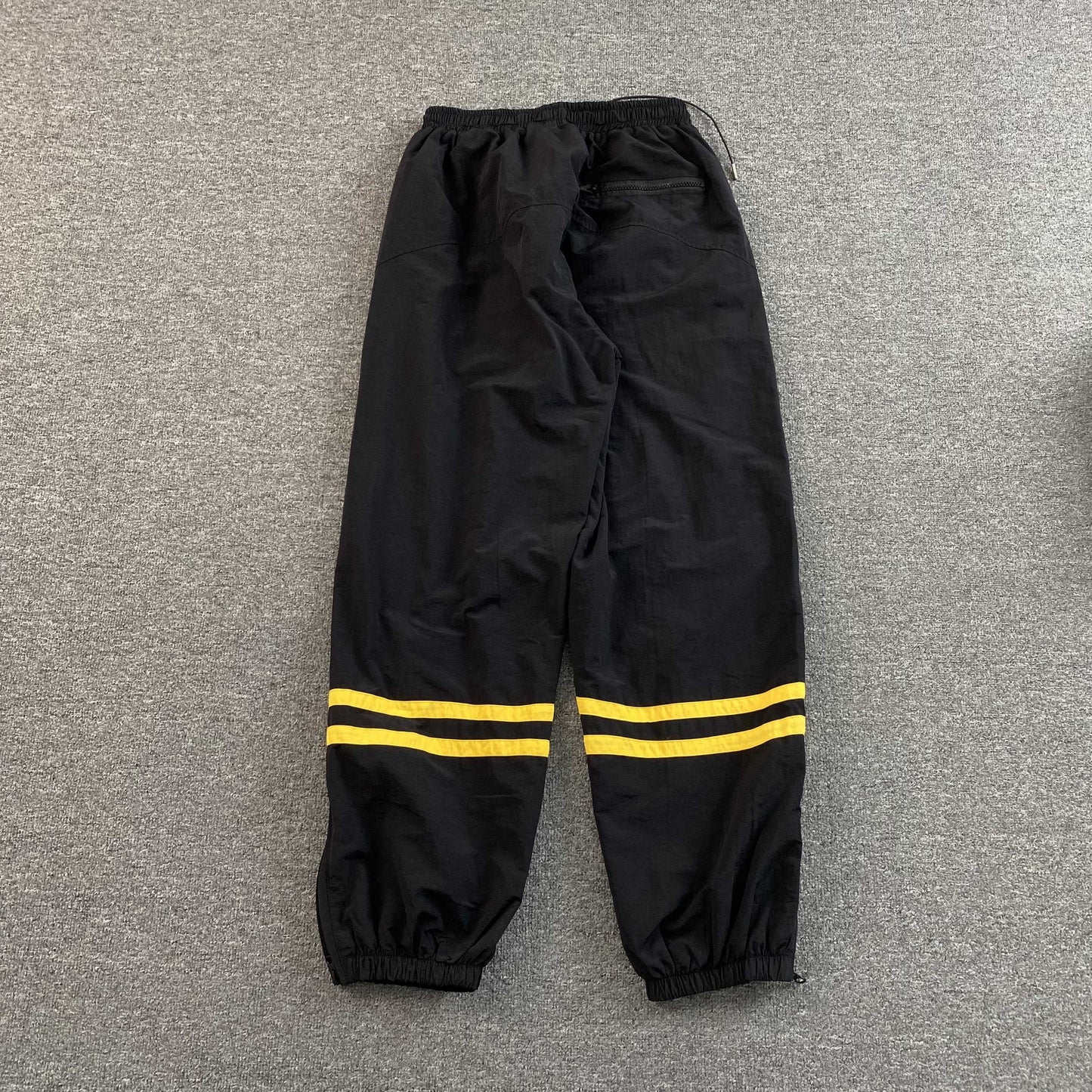 Pantalon Corteiz Sriped Litework Negro