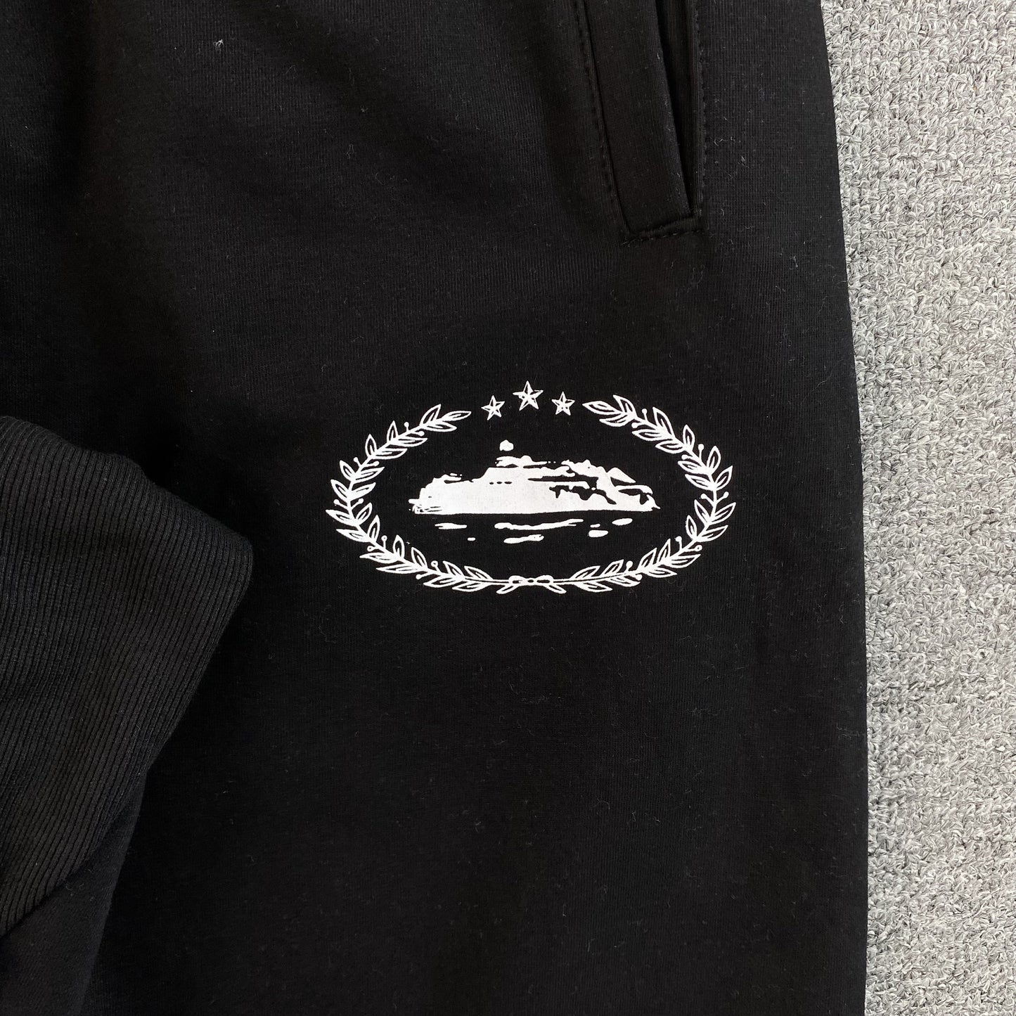 Pantalon Corteiz Superior Royale Open Hem Negro