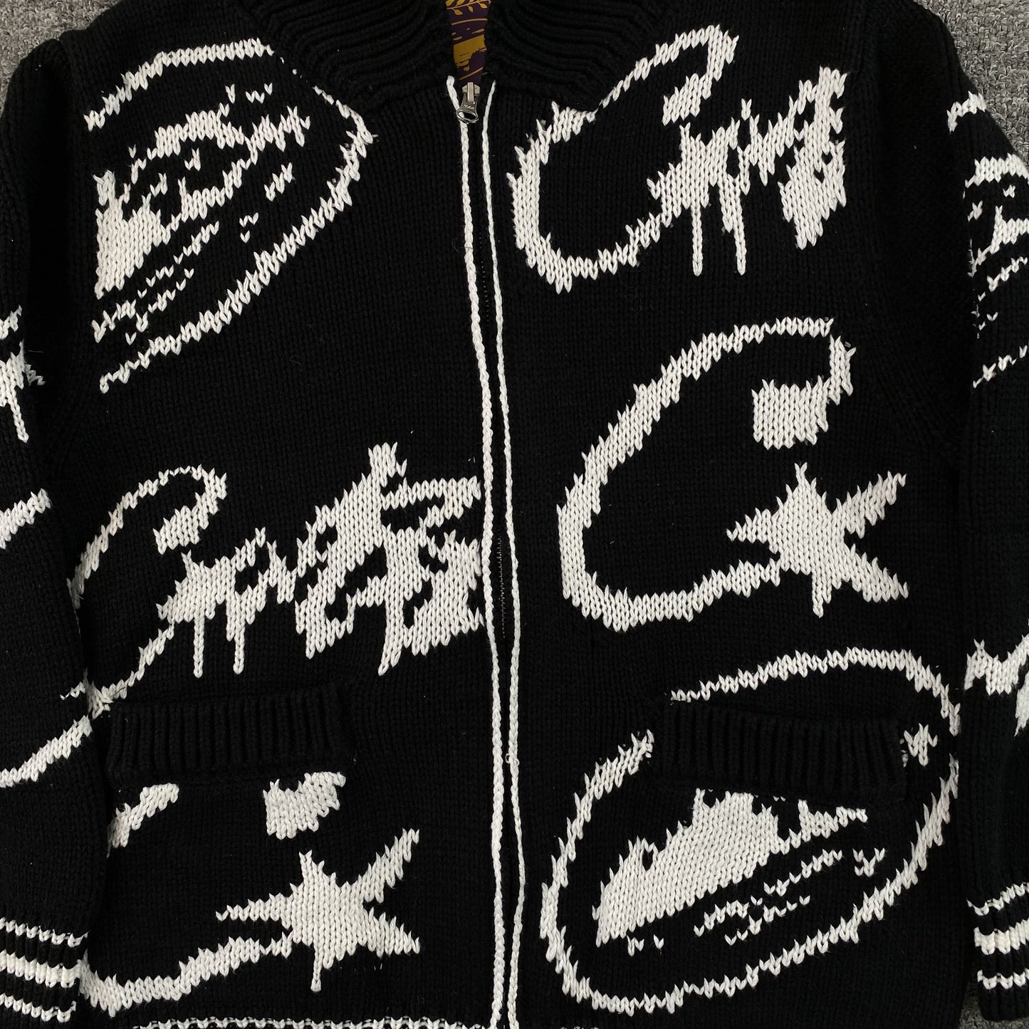 Campera Corteiz VVS Jacquard Knit Negra