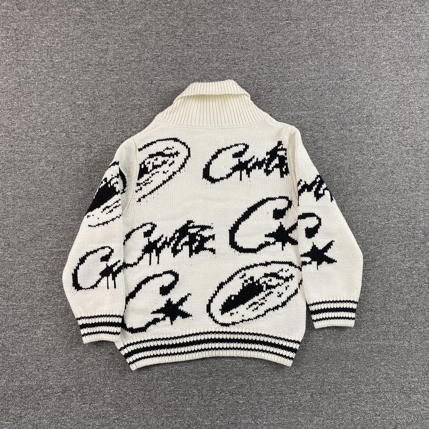 Campera Corteiz VVS Jacquard Knit Blanca