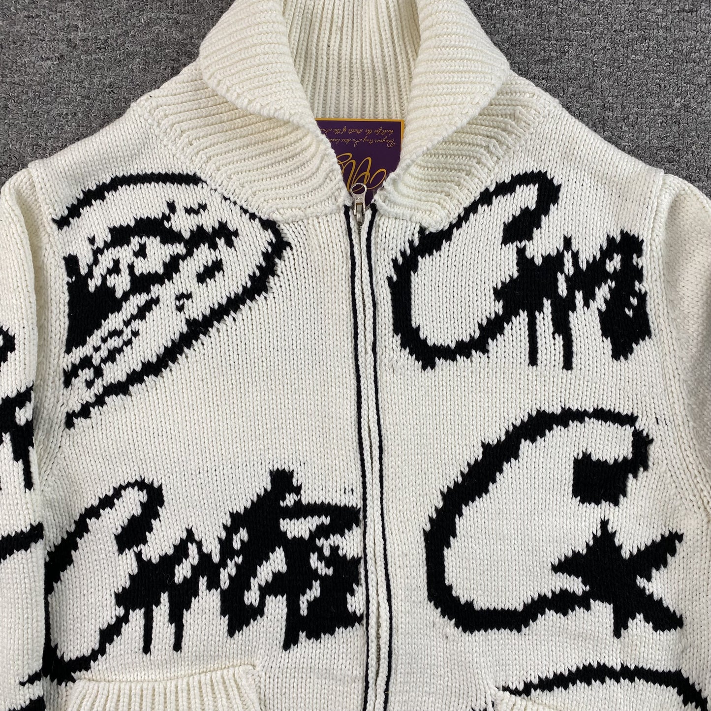 Campera Corteiz VVS Jacquard Knit Blanca