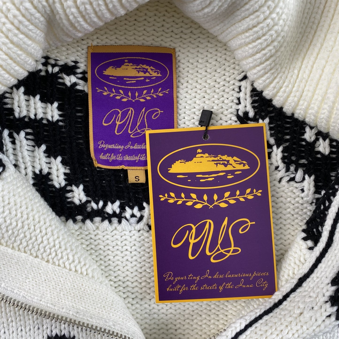 Campera Corteiz VVS Jacquard Knit Blanca