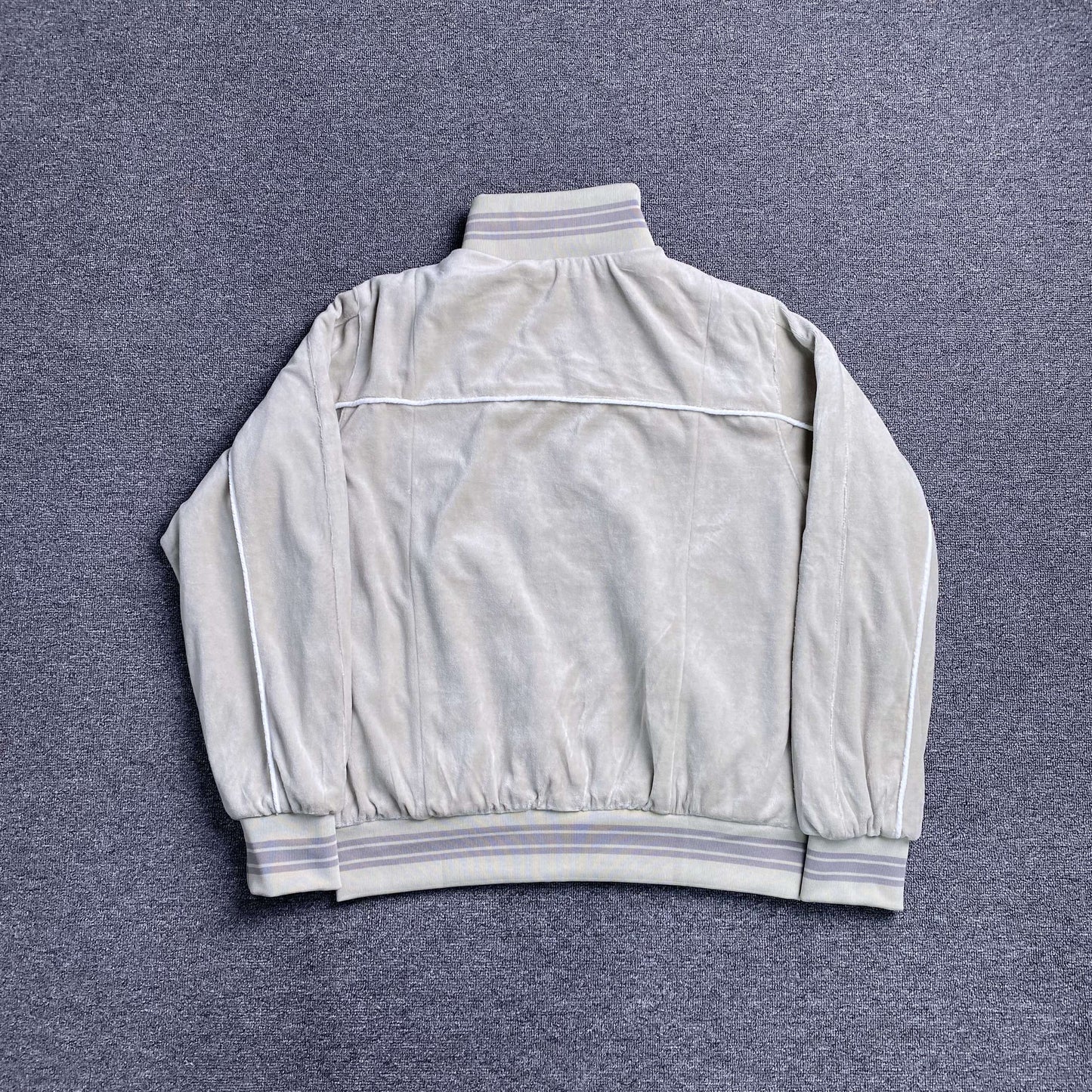 Campera Corteiz VVS Uptown Gris