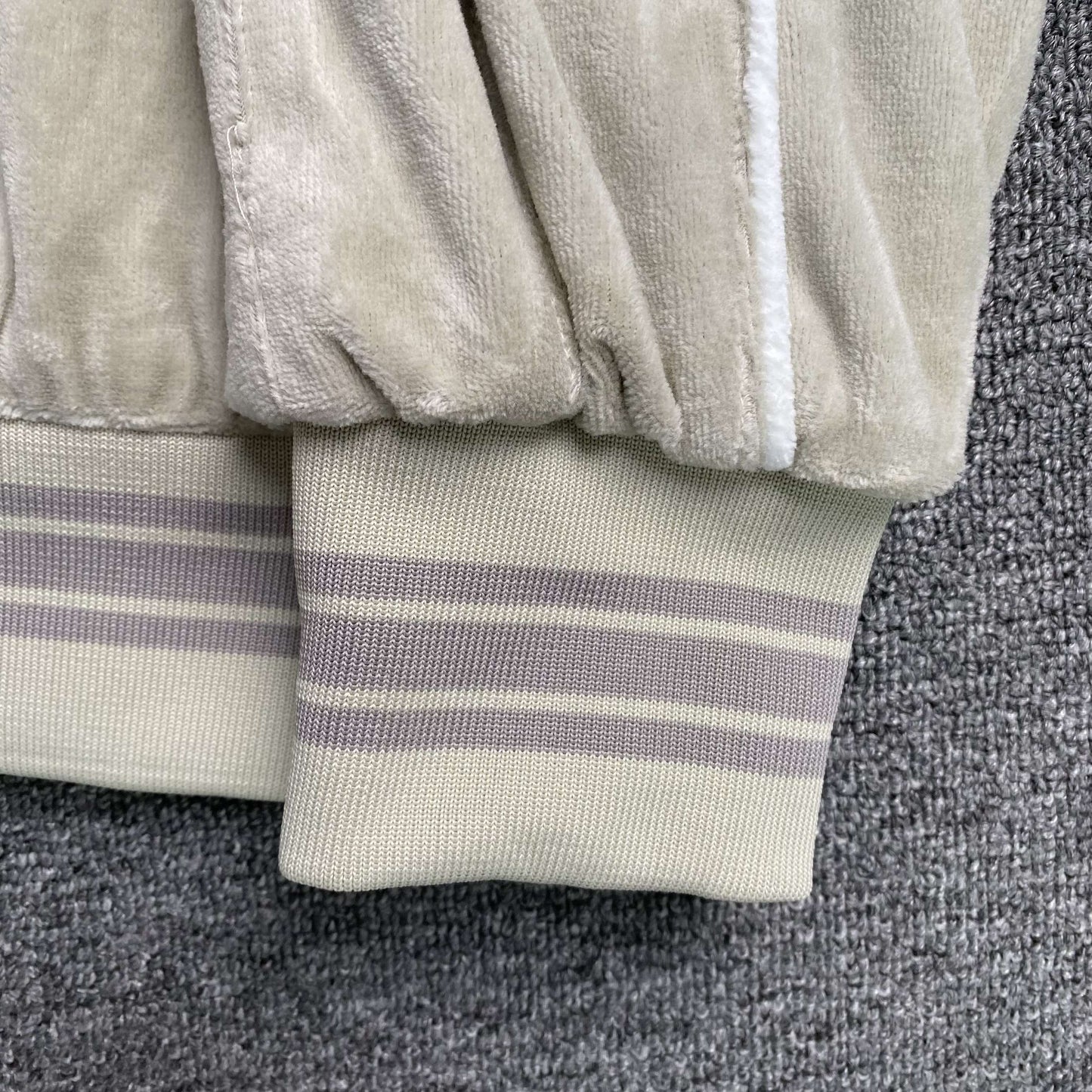 Campera Corteiz VVS Uptown Gris