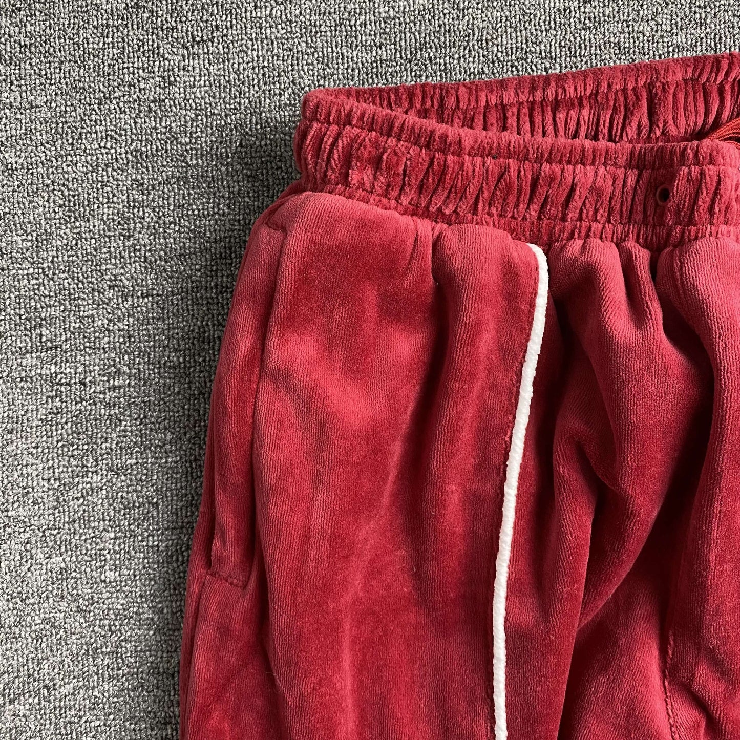 Pantalon Corteiz VVS Uptown Pant Bordó