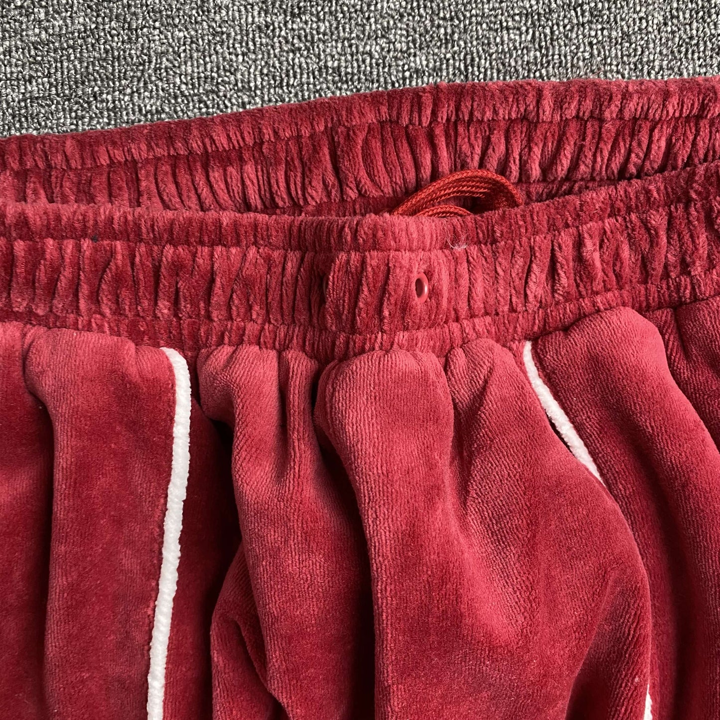 Pantalon Corteiz VVS Uptown Pant Bordó