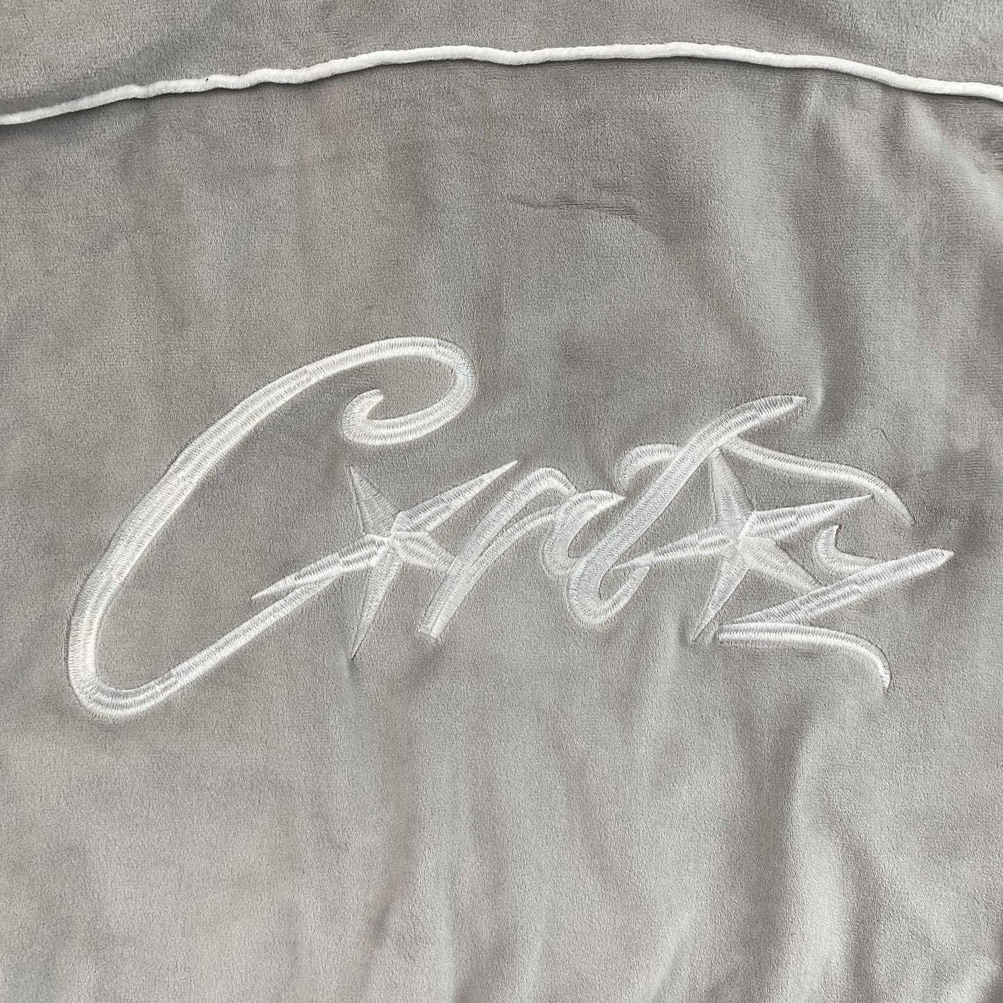 Campera Corteiz VVS Velour Gris