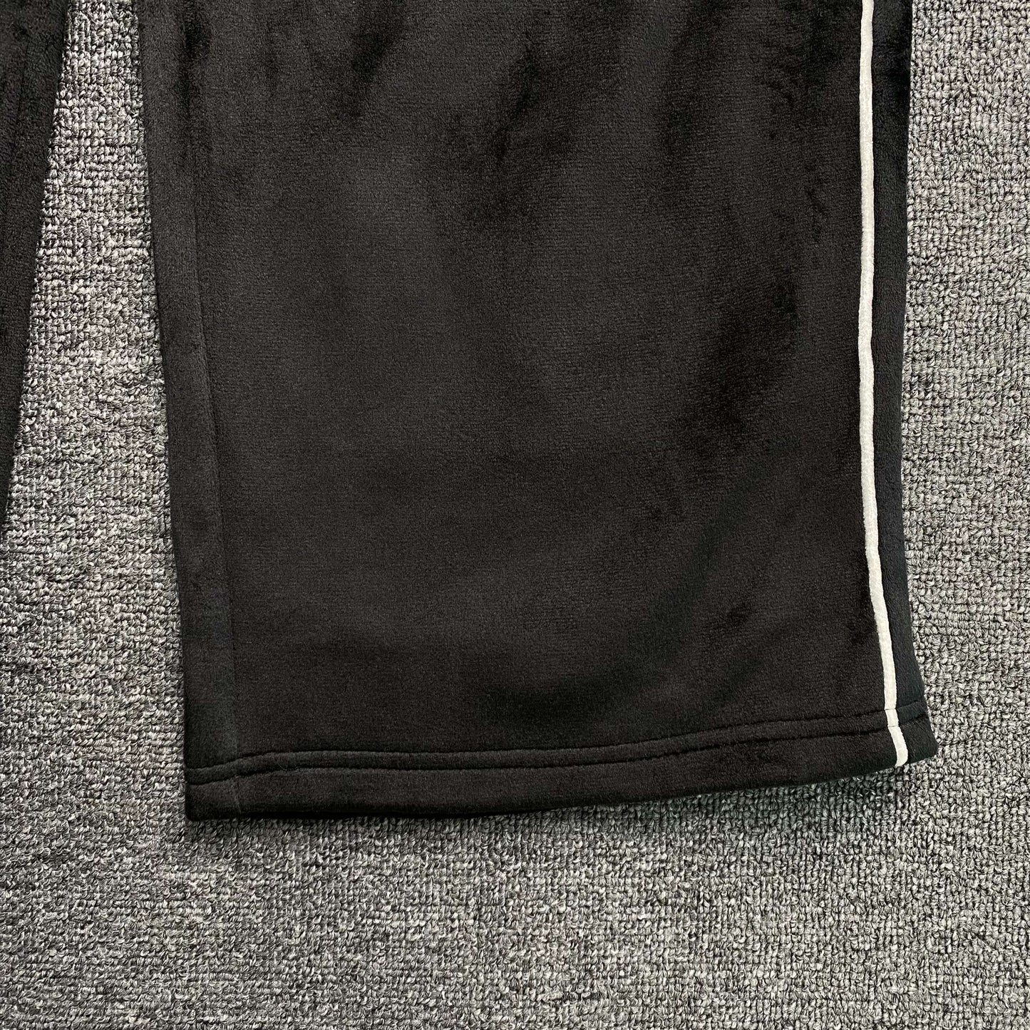 Pantalon Corteiz VVS Velour Negro