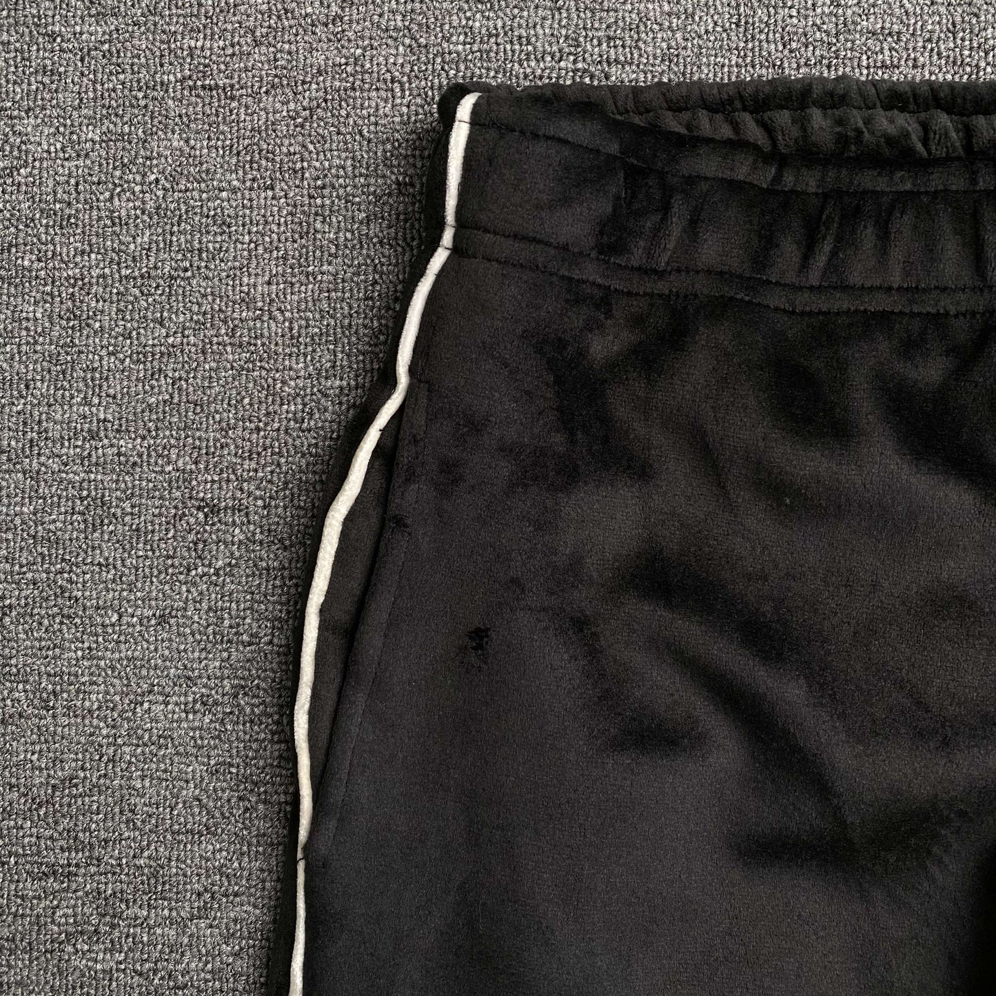 Pantalon Corteiz VVS Velour Negro