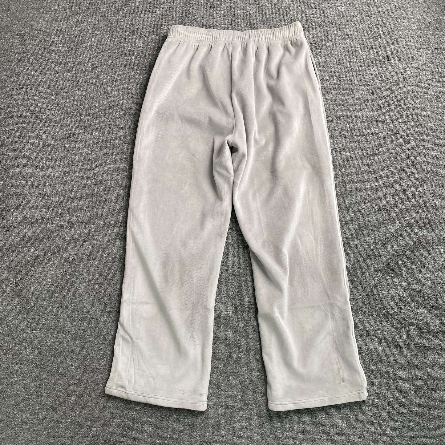 Pantalon Corteiz VVS Velour Gris