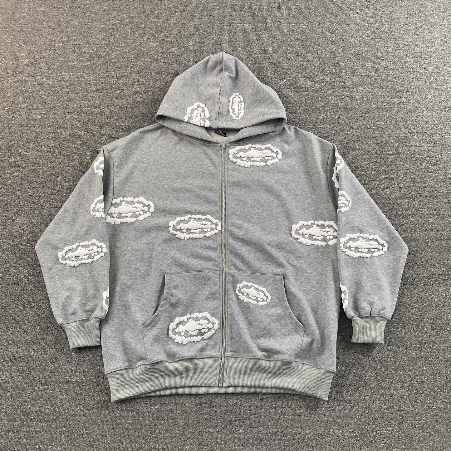 Campera Corteiz x Denim Tears Island Wreath Gris