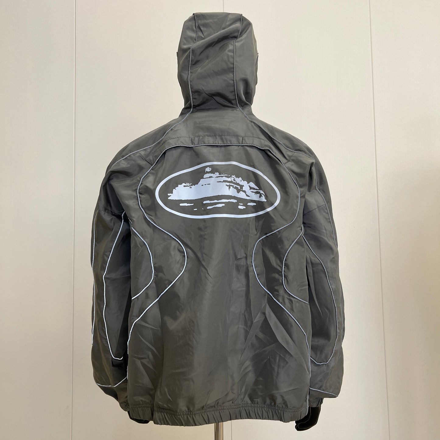 Campera Corteiz x Nike NRG Onyx Gris