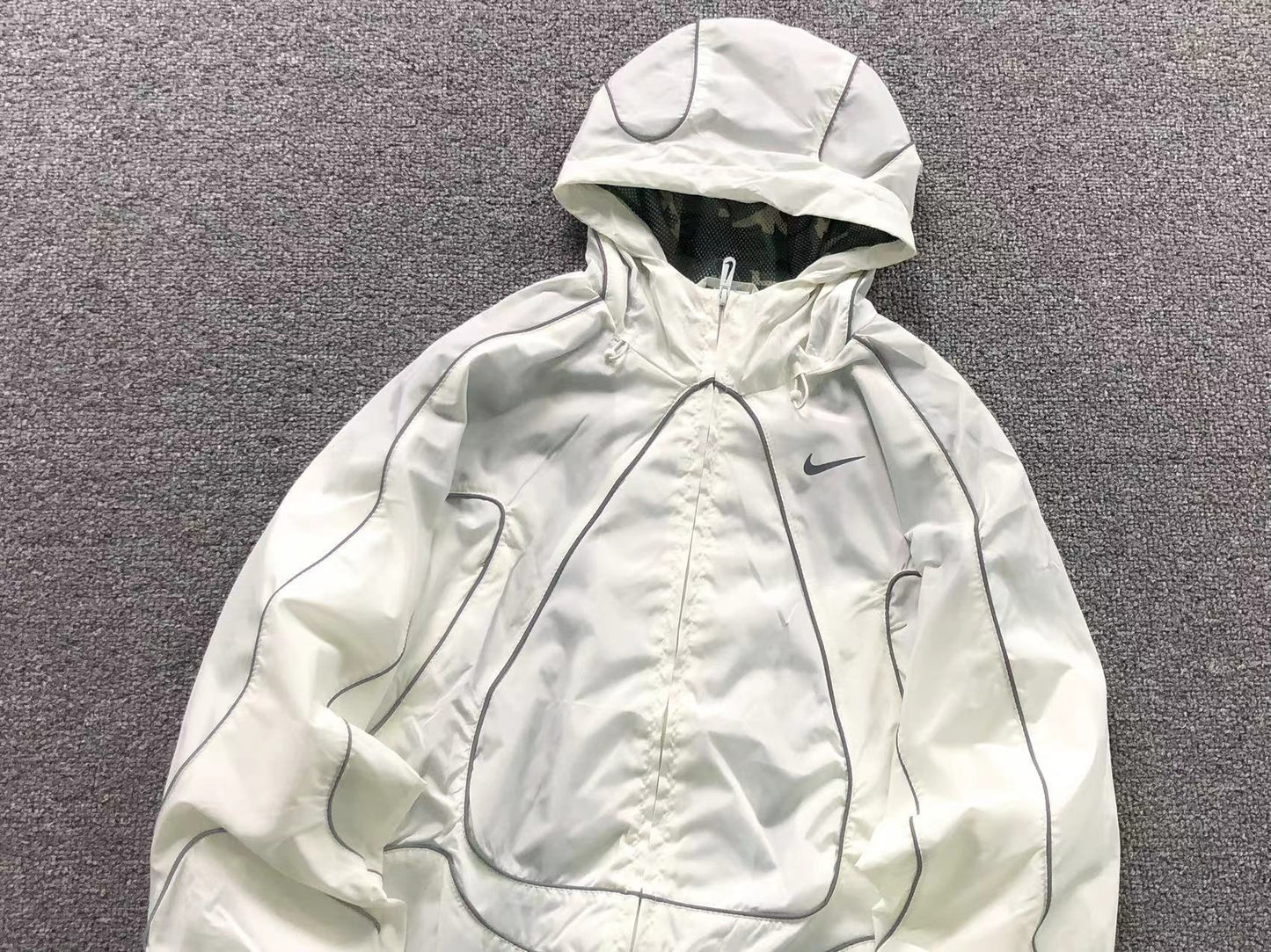 Campera Corteiz x Nike NRG Onyx Blanca