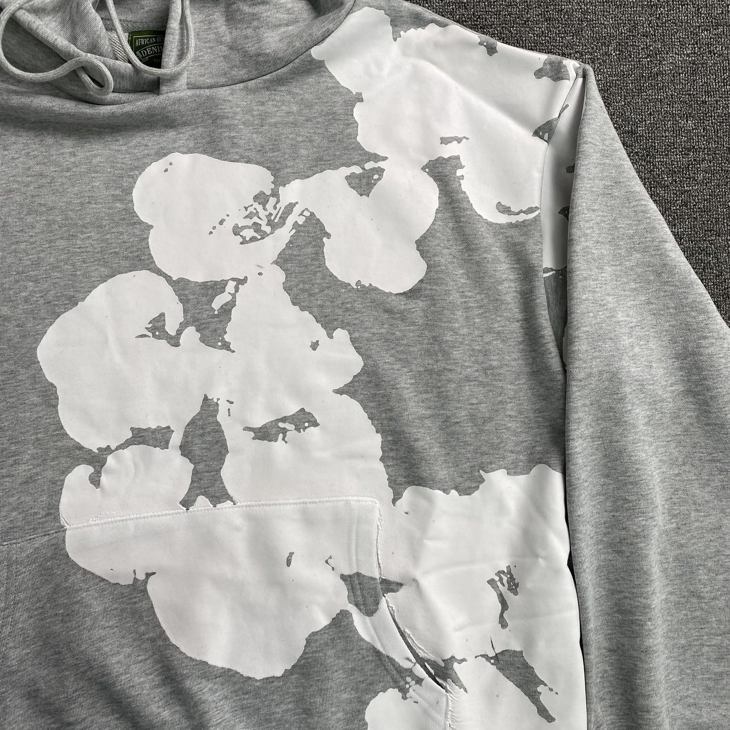 Buzo Denim Tears Big Cotton Wreath Gris