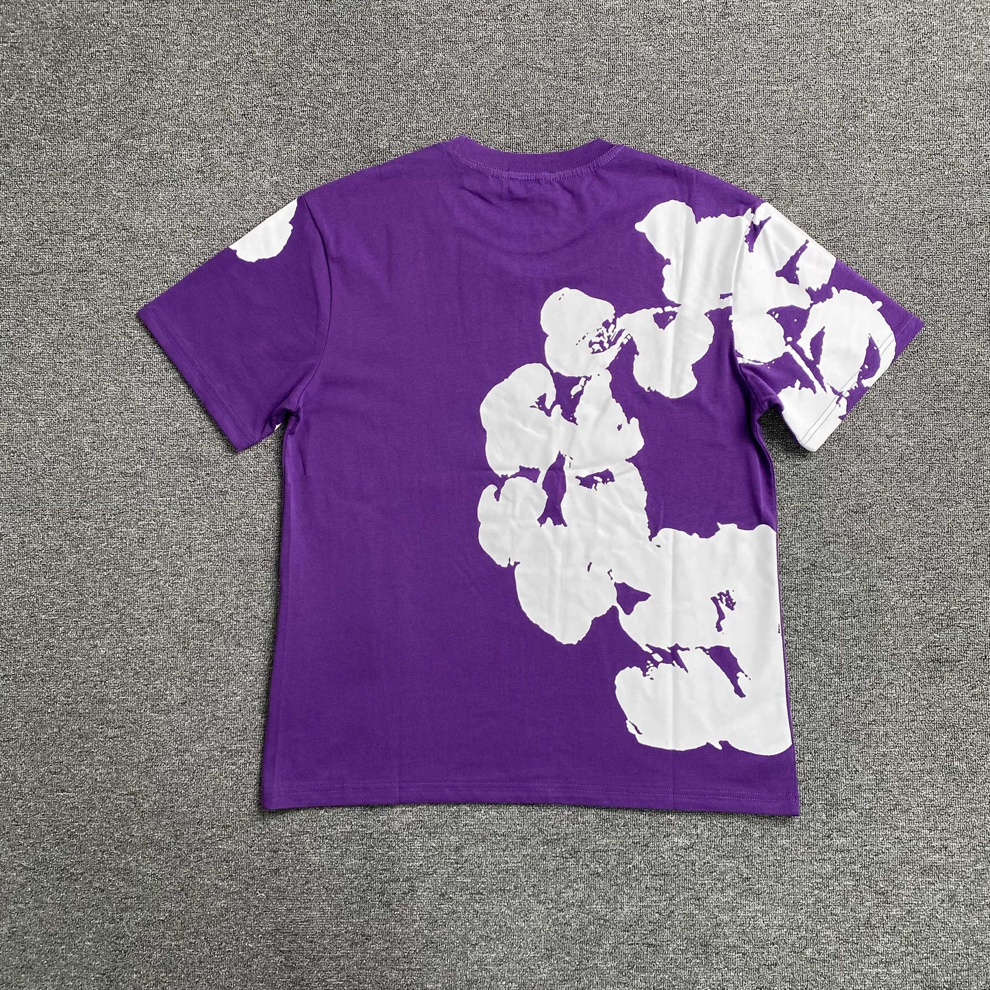Remera Denim Tears Big Cotton Wreath Violeta