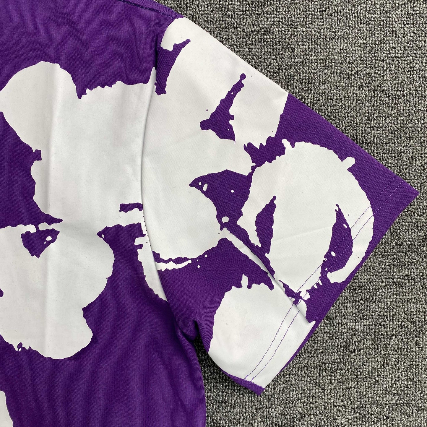 Remera Denim Tears Big Cotton Wreath Violeta