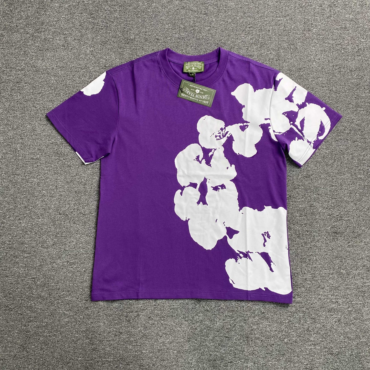 Remera Denim Tears Big Cotton Wreath Violeta