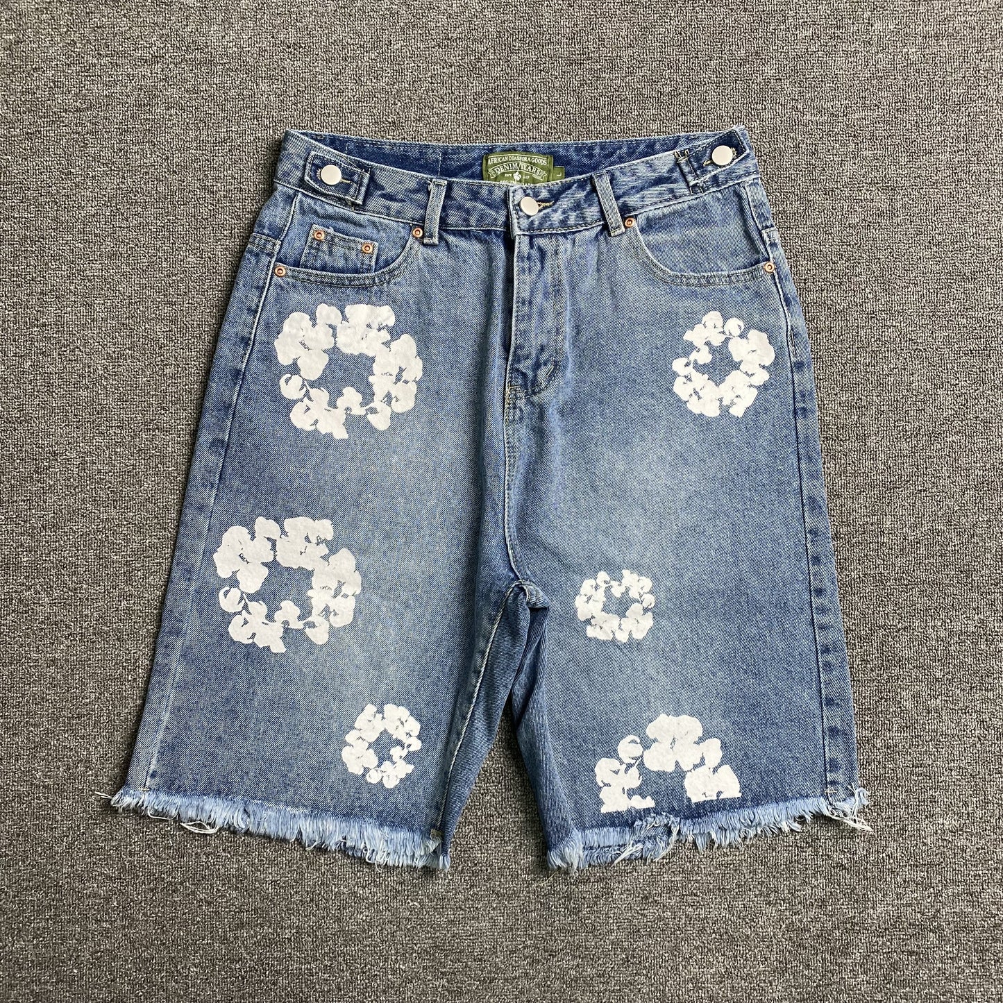 denim-tears-the-cotton-wreath-jean-short-light-blue-Drip Store Argentina