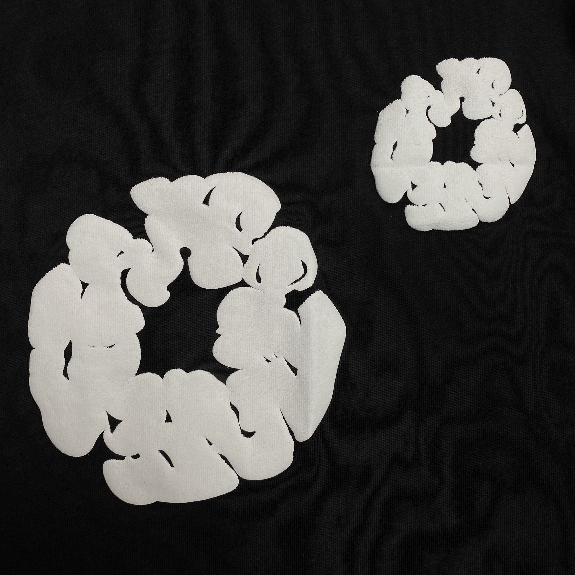 denim-tears-the-cotton-wreath-tee-black-3-Drip Store Argentina