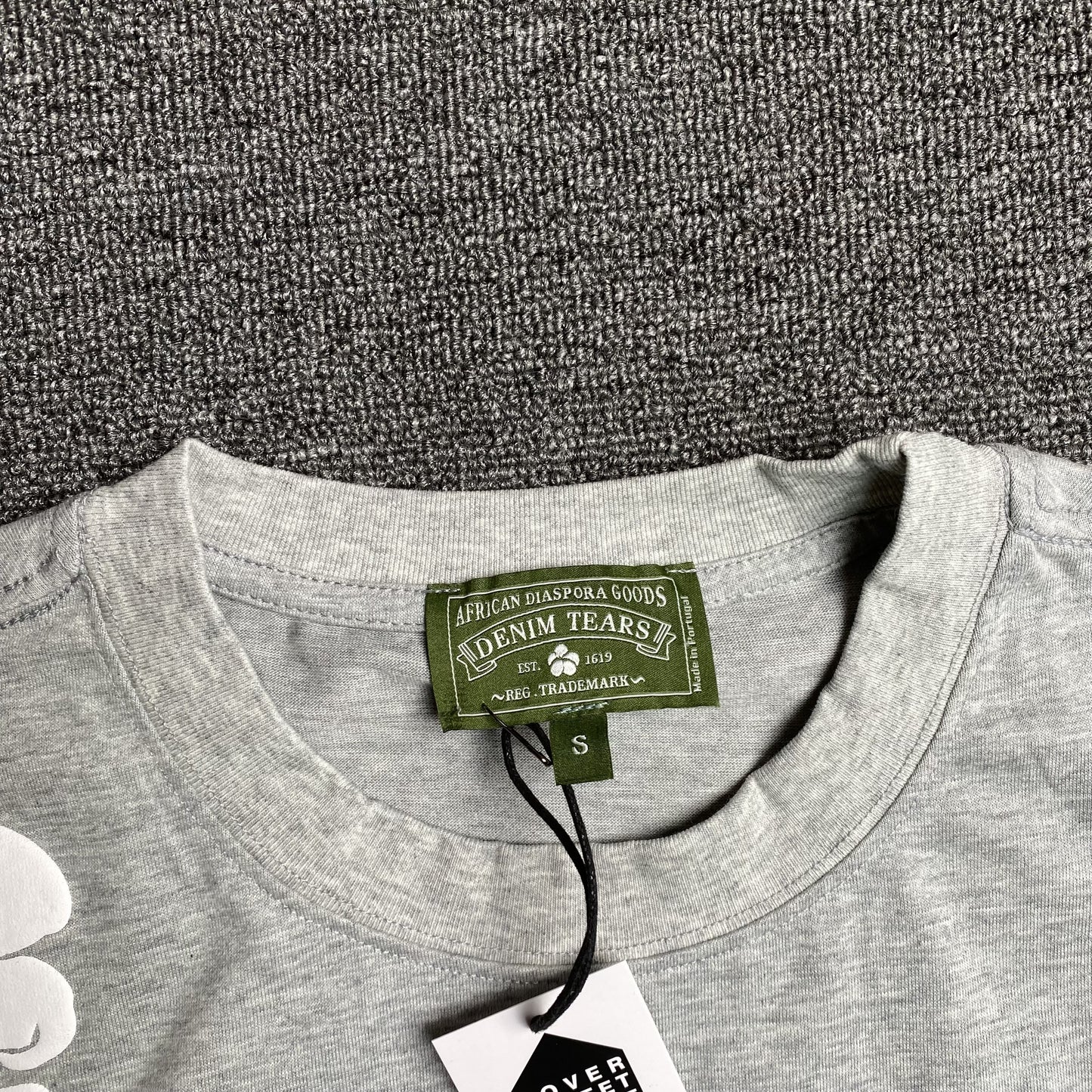 denim-tears-the-cotton-wreath-tee-grey-3-Drip Store Argentina