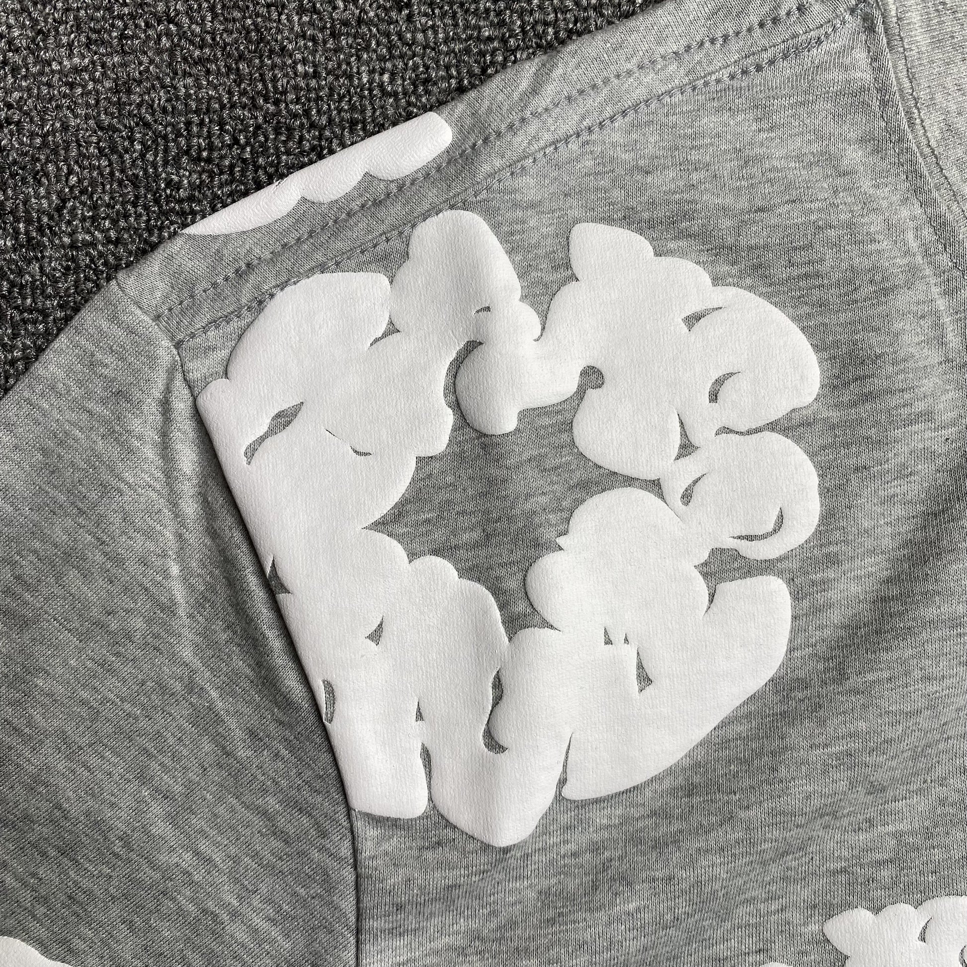 denim-tears-the-cotton-wreath-tee-grey-5-Drip Store Argentina