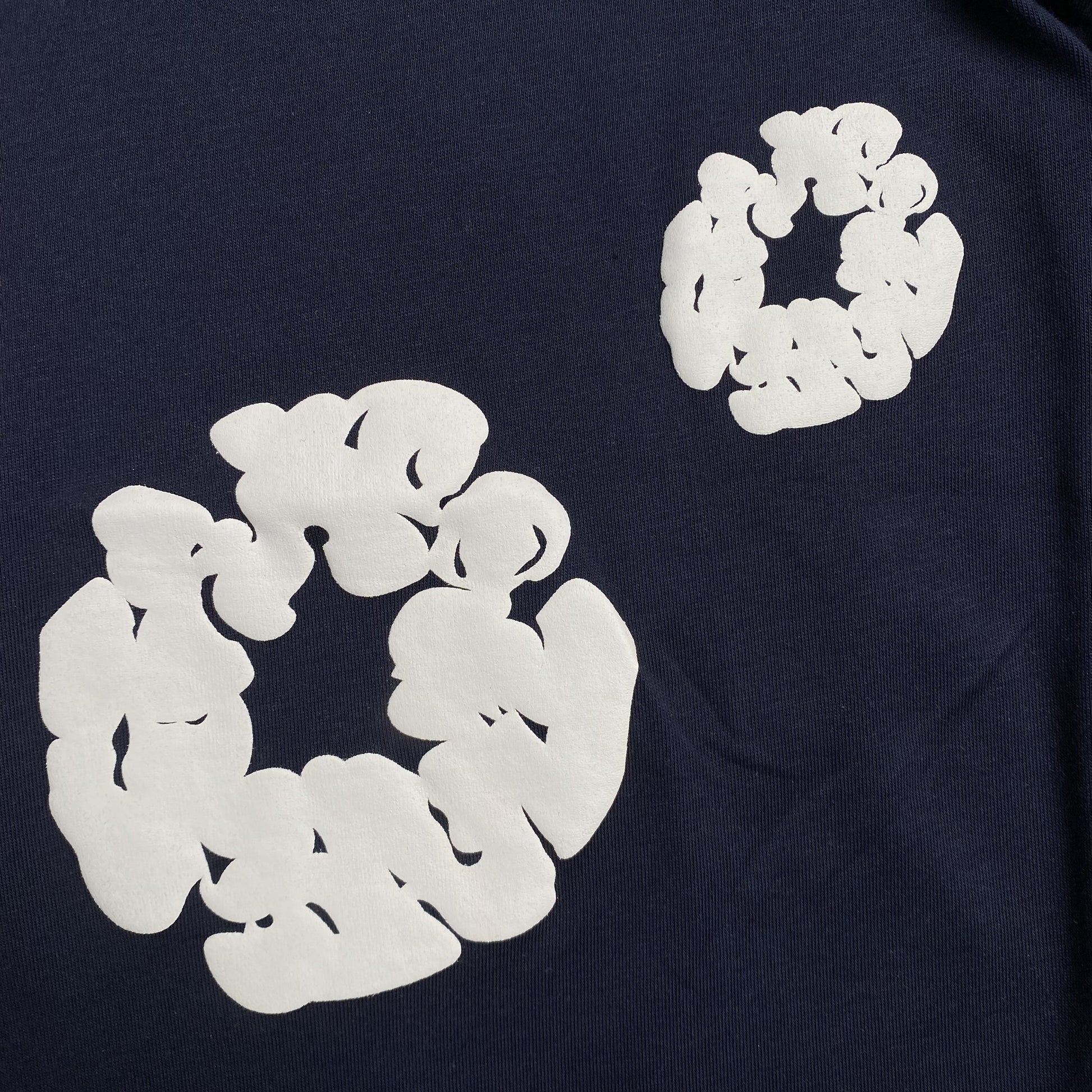 denim-tears-the-cotton-wreath-tee-navy-3-Drip Store Argentina