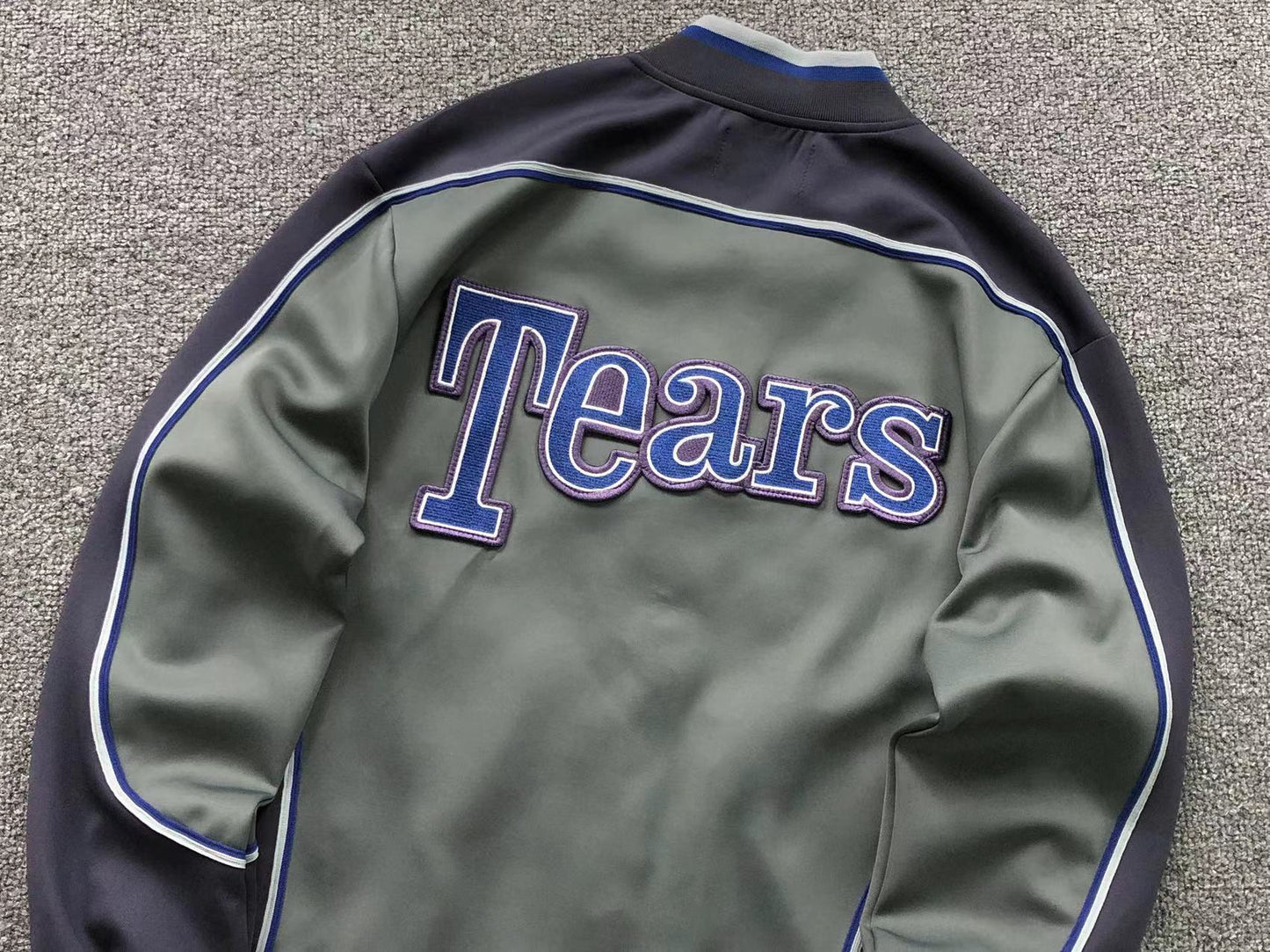 denim-tears-track-jacket-grey-7-Drip Store Argentina
