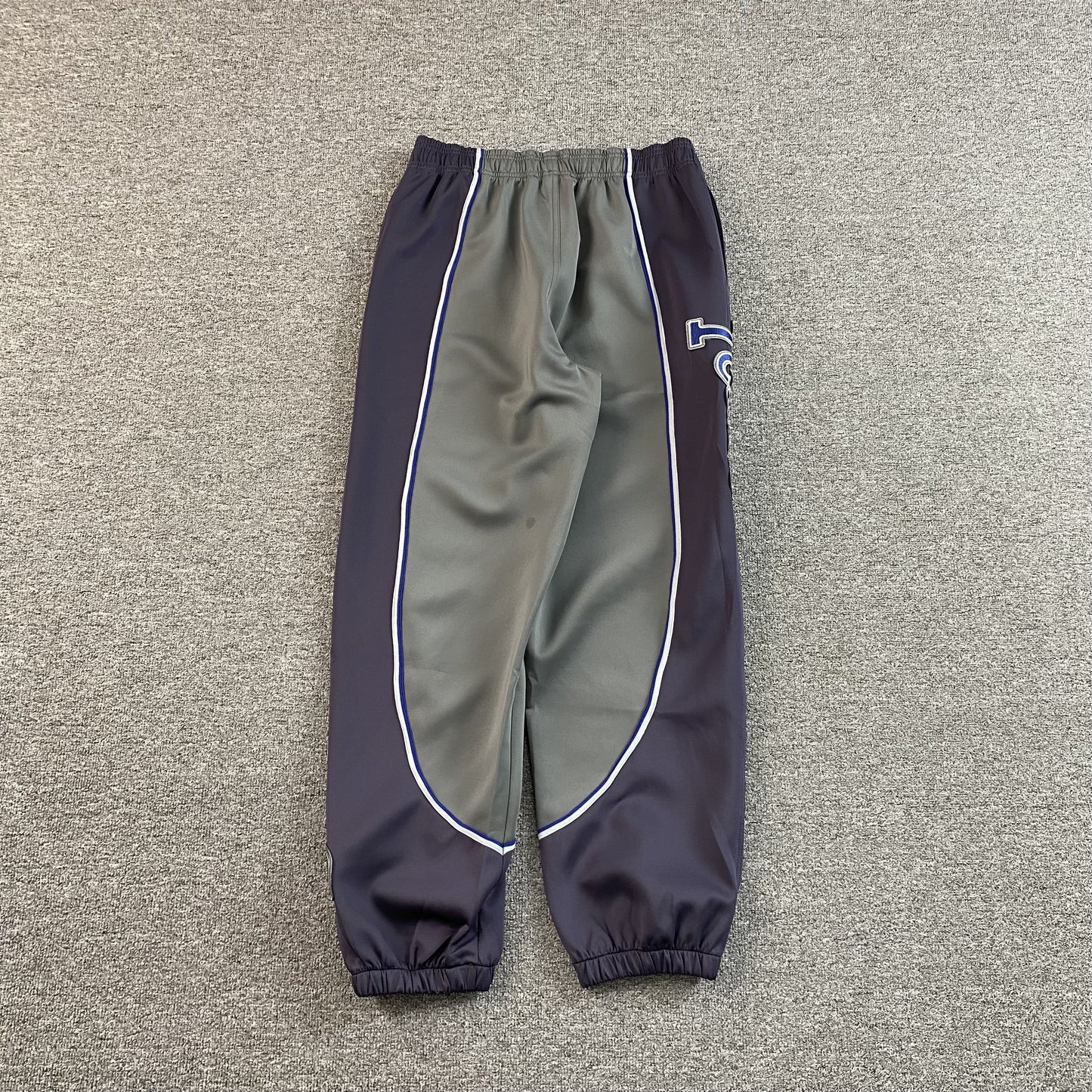 denim-tears-track-pants-grey-2_2313d127-Drip Store Argentina