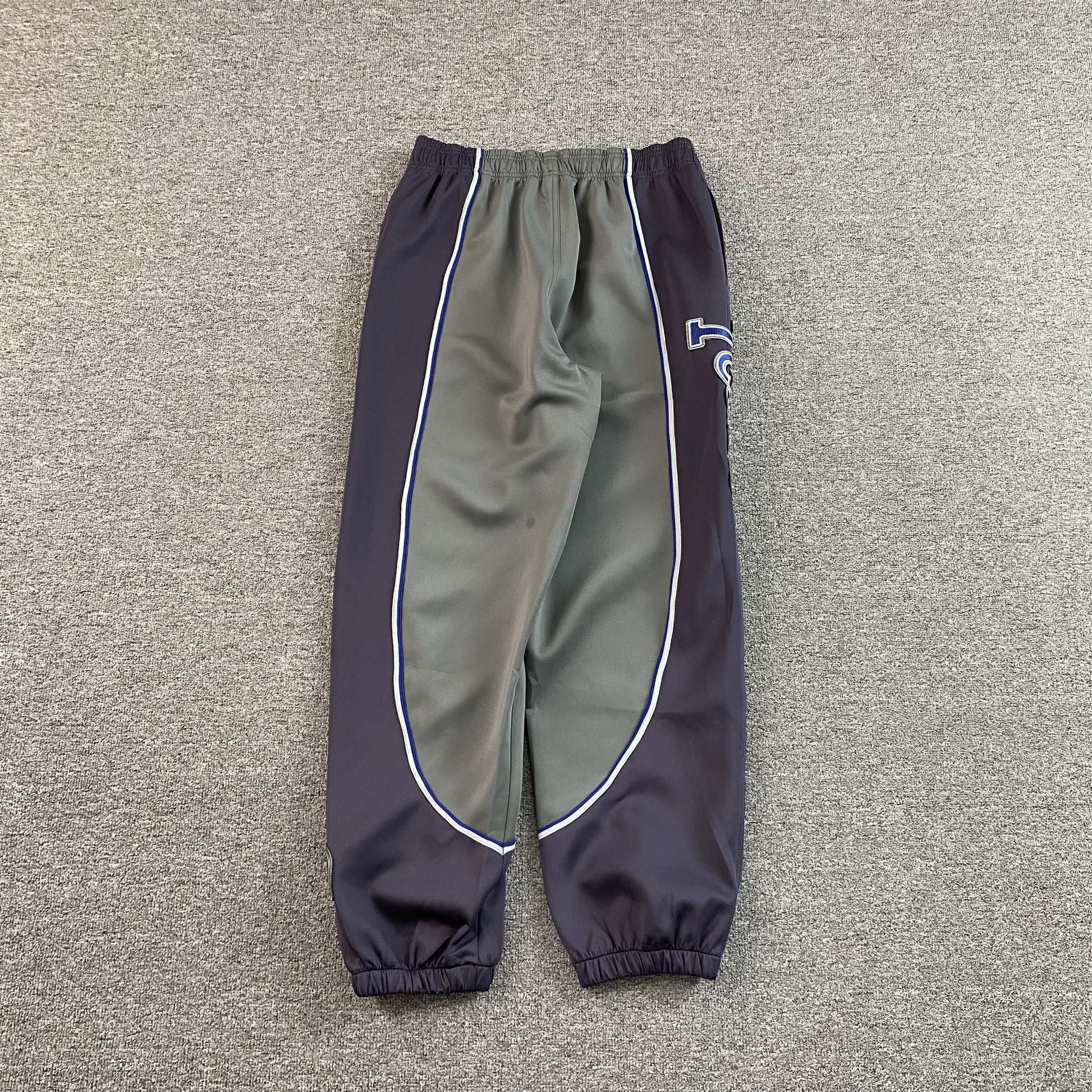 denim-tears-track-pants-grey-2_2313d127-Drip Store Argentina