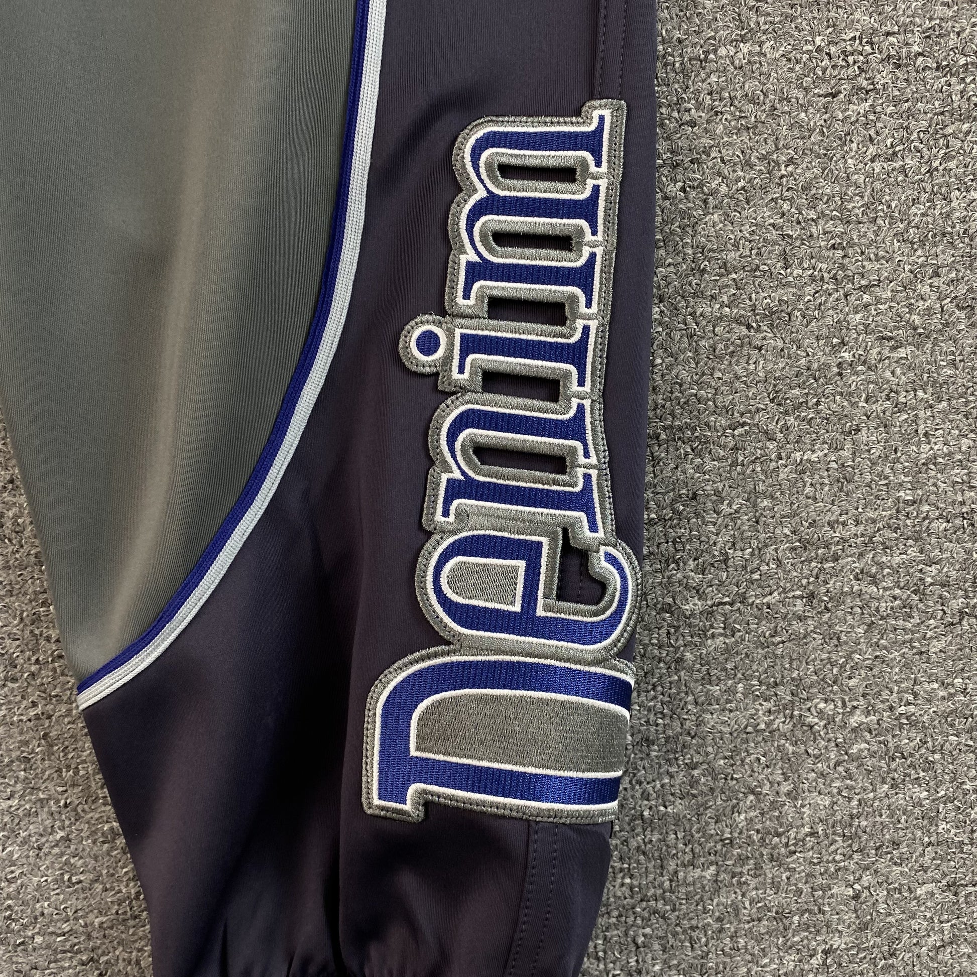 denim-tears-track-pants-grey-3_dcf272c6-Drip Store Argentina