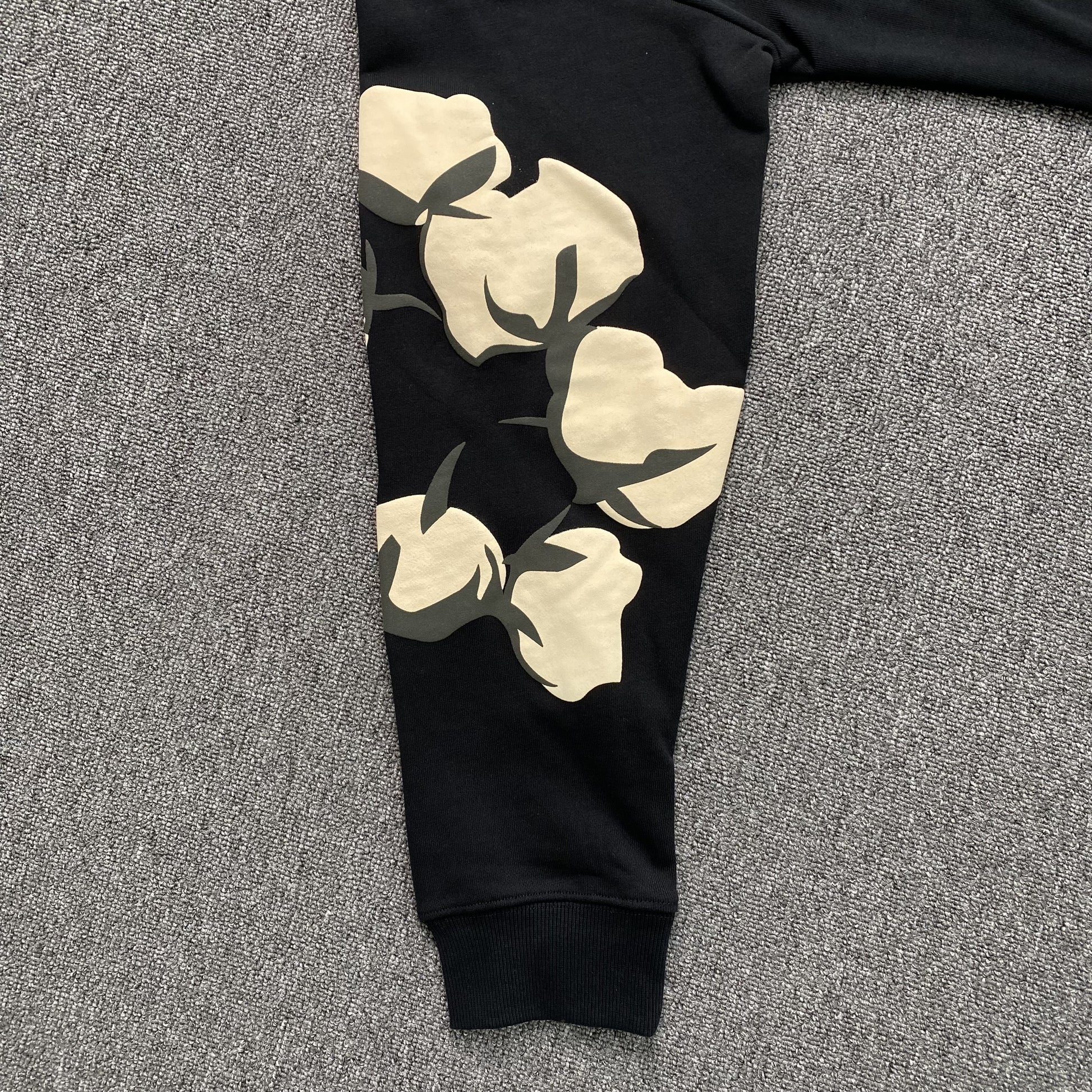 denim-tears-x-cpfm-cactus-tears-crewneck-black-8-Drip Store Argentina