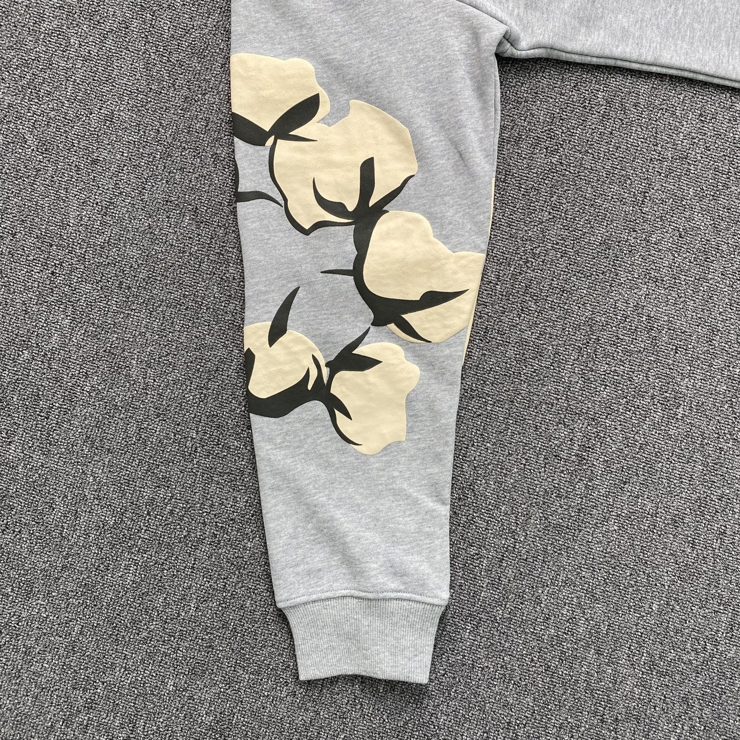 denim-tears-x-cpfm-cactus-tears-crewneck-grey-7-Drip Store Argentina