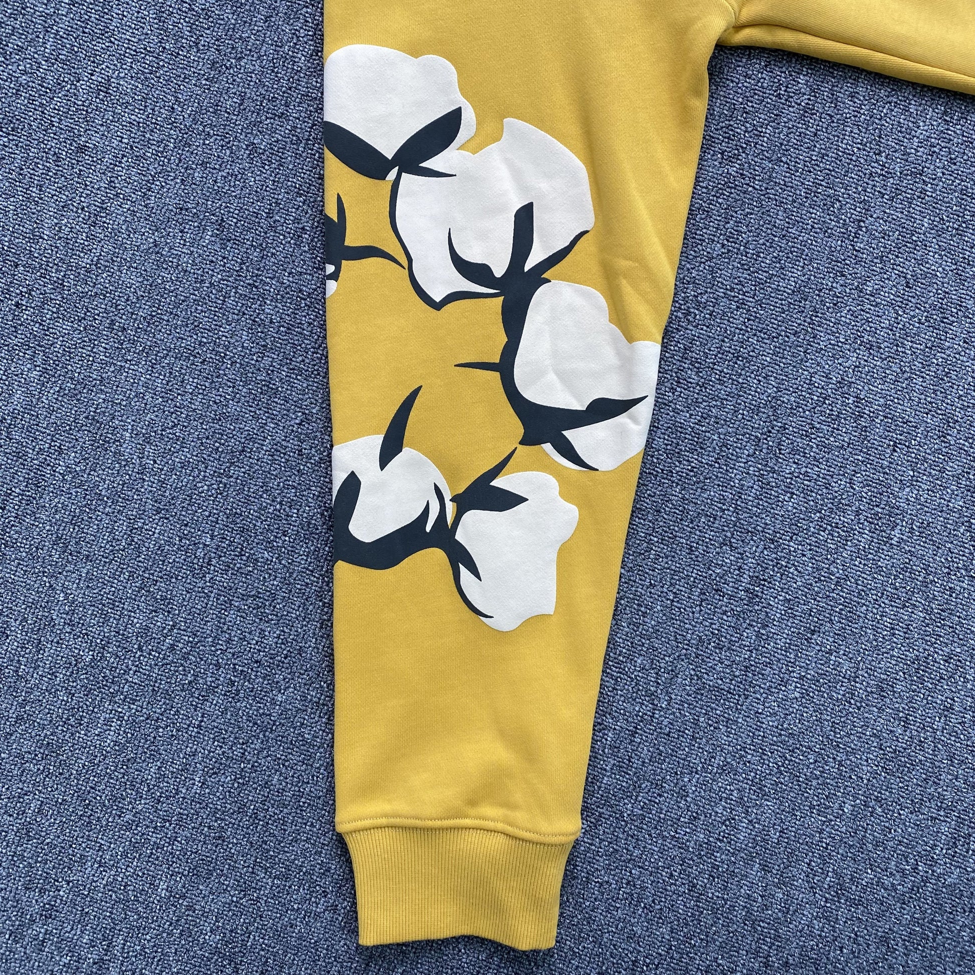 denim-tears-x-cpfm-cactus-tears-crewneck-yellow-5-Drip Store Argentina