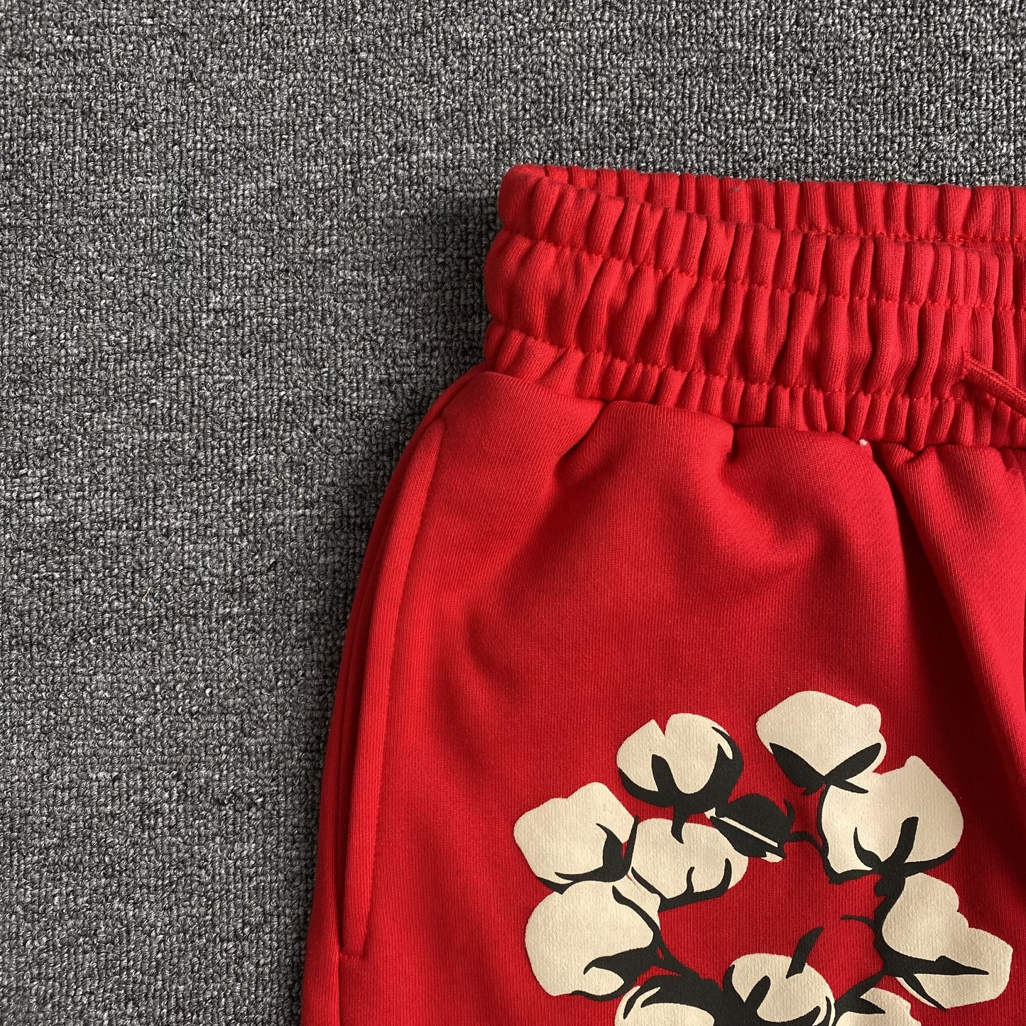 denim-tears-x-cpfm-cactus-tears-wreath-pants-red-4-Drip Store Argentina