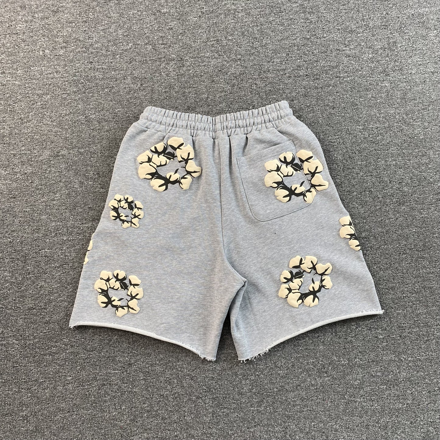 denim-tears-x-cpfm-cactus-tears-wreath-shorts-grey-2-Drip Store Argentina