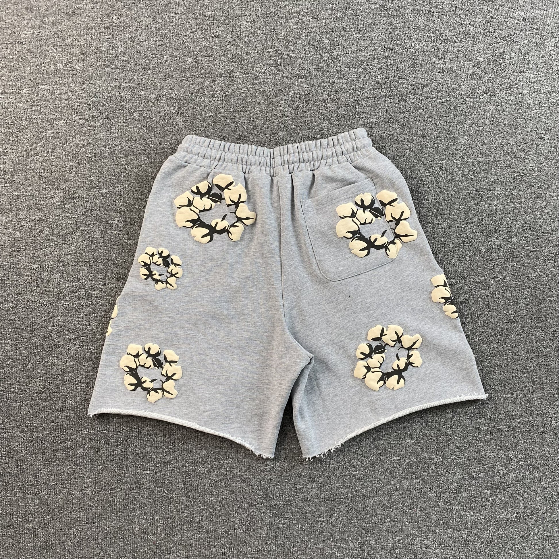 denim-tears-x-cpfm-cactus-tears-wreath-shorts-grey-2-Drip Store Argentina
