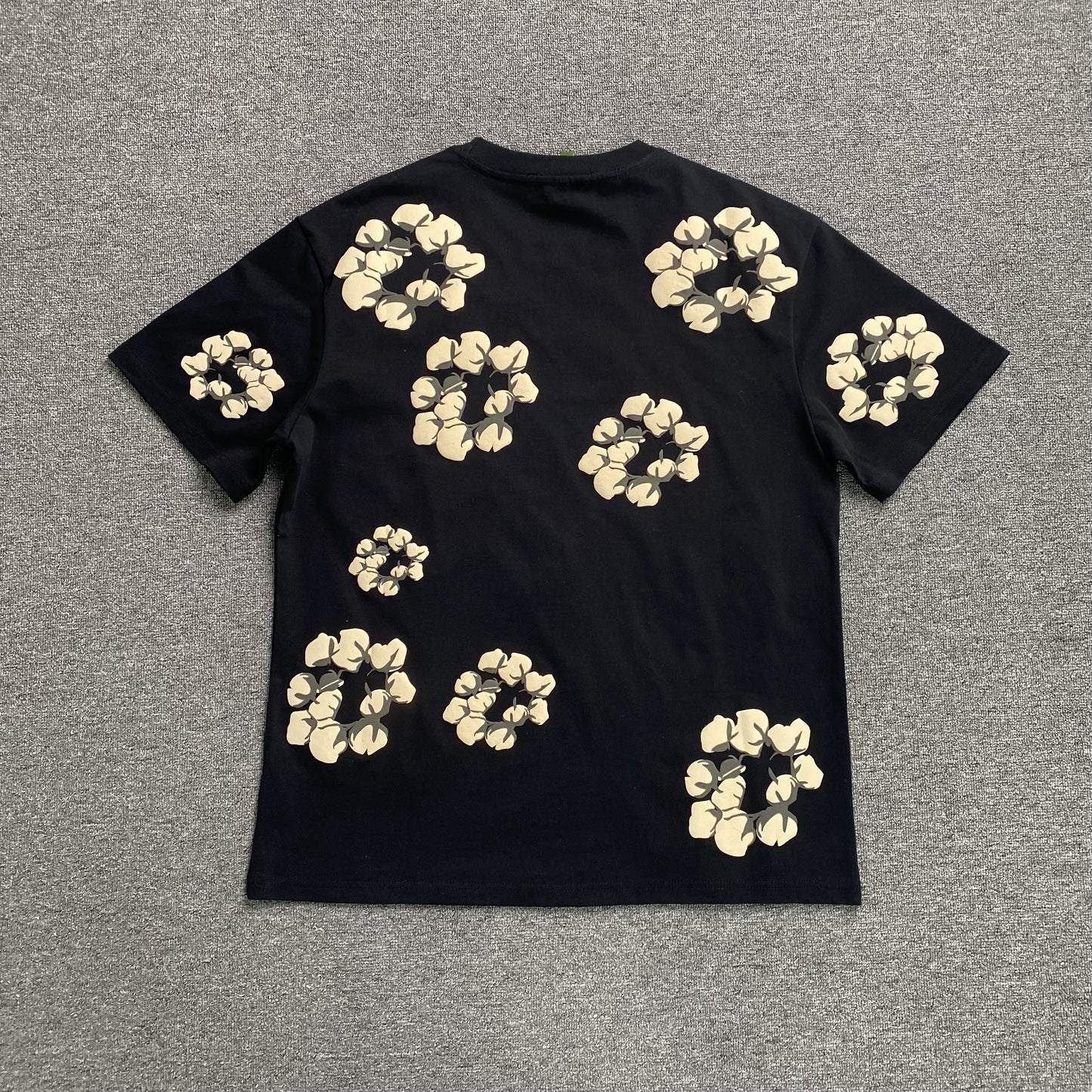 denim-tears-x-cpfm-cactus-tears-wreath-tee-black-2-Drip Store Argentina