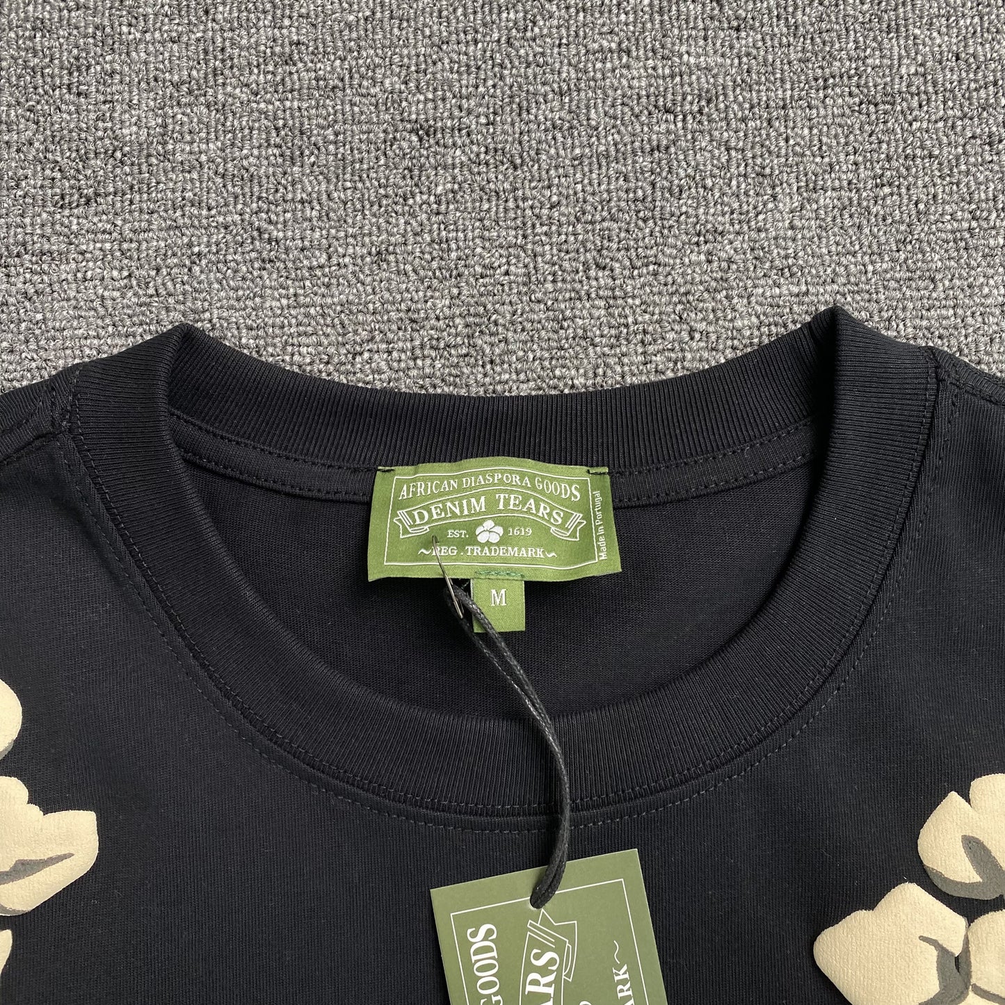 denim-tears-x-cpfm-cactus-tears-wreath-tee-black-4-Drip Store Argentina