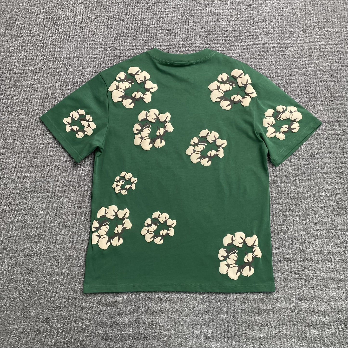 denim-tears-x-cpfm-cactus-tears-wreath-tee-green-2-Drip Store Argentina