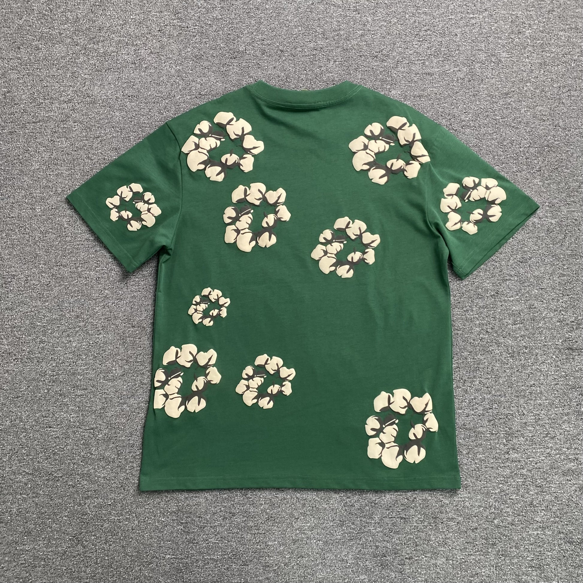 denim-tears-x-cpfm-cactus-tears-wreath-tee-green-2-Drip Store Argentina