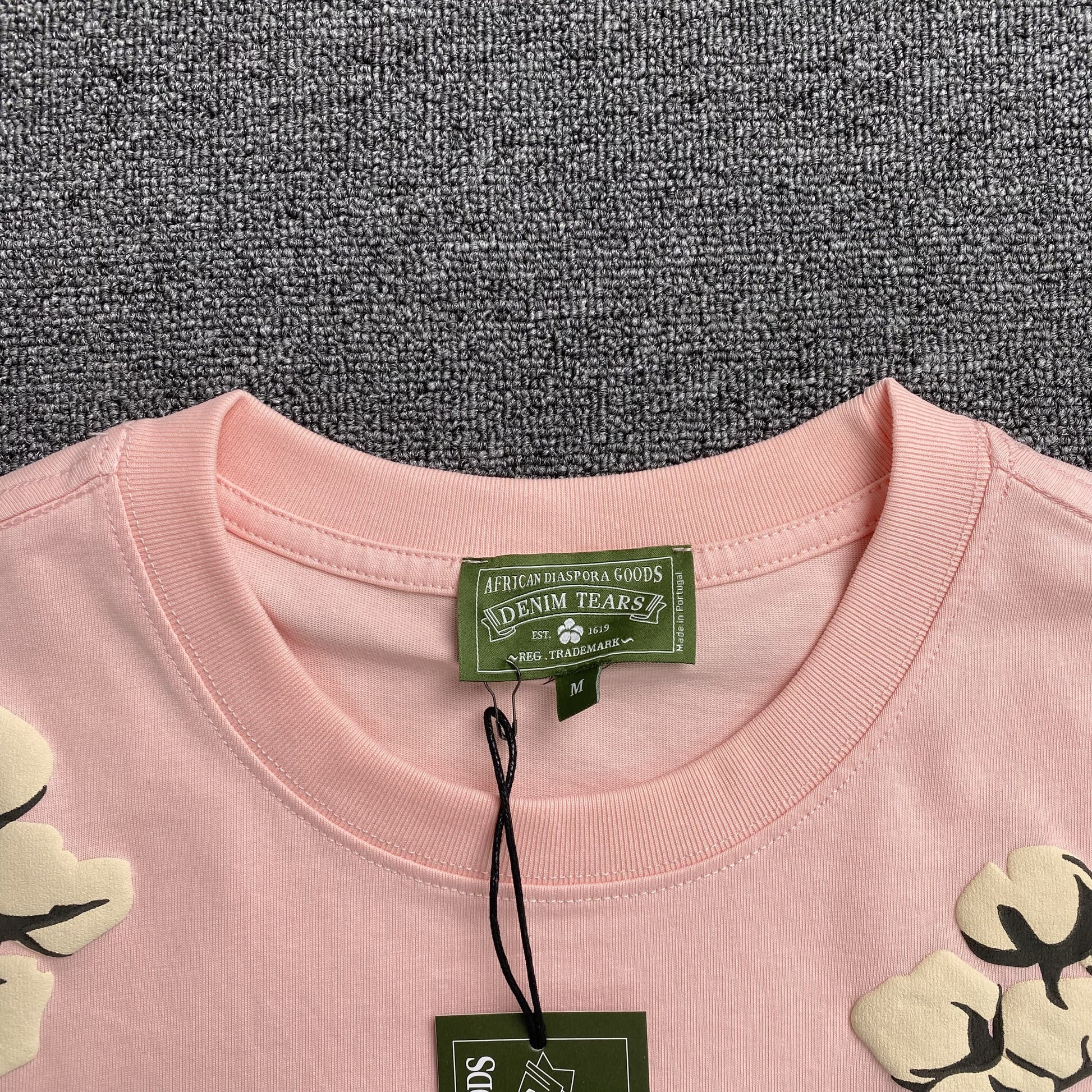 denim-tears-x-cpfm-cactus-tears-wreath-tee-pink-3-Drip Store Argentina