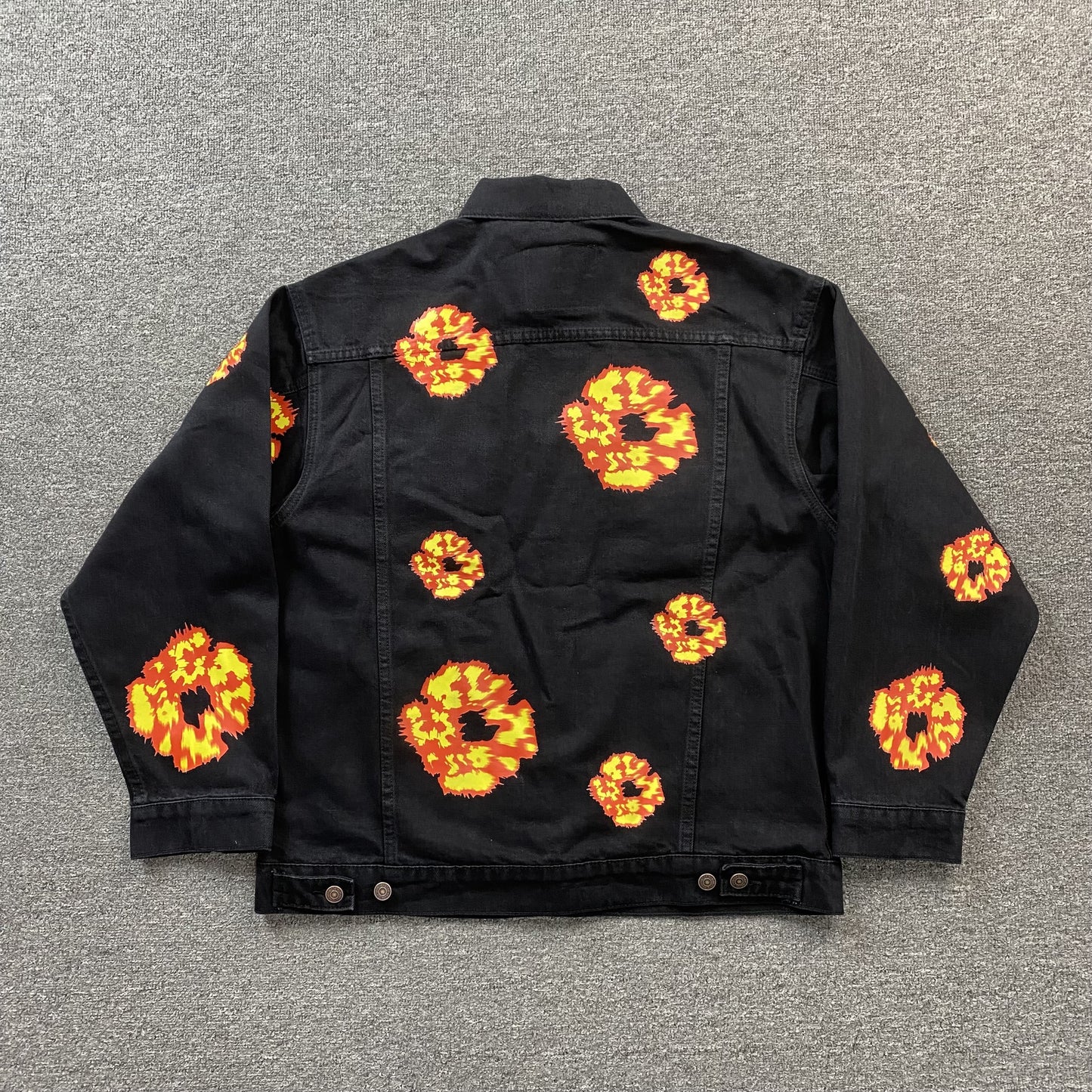 denim-tears-x-offset-wreath-denim-jacket-black-2-Drip Store Argentina