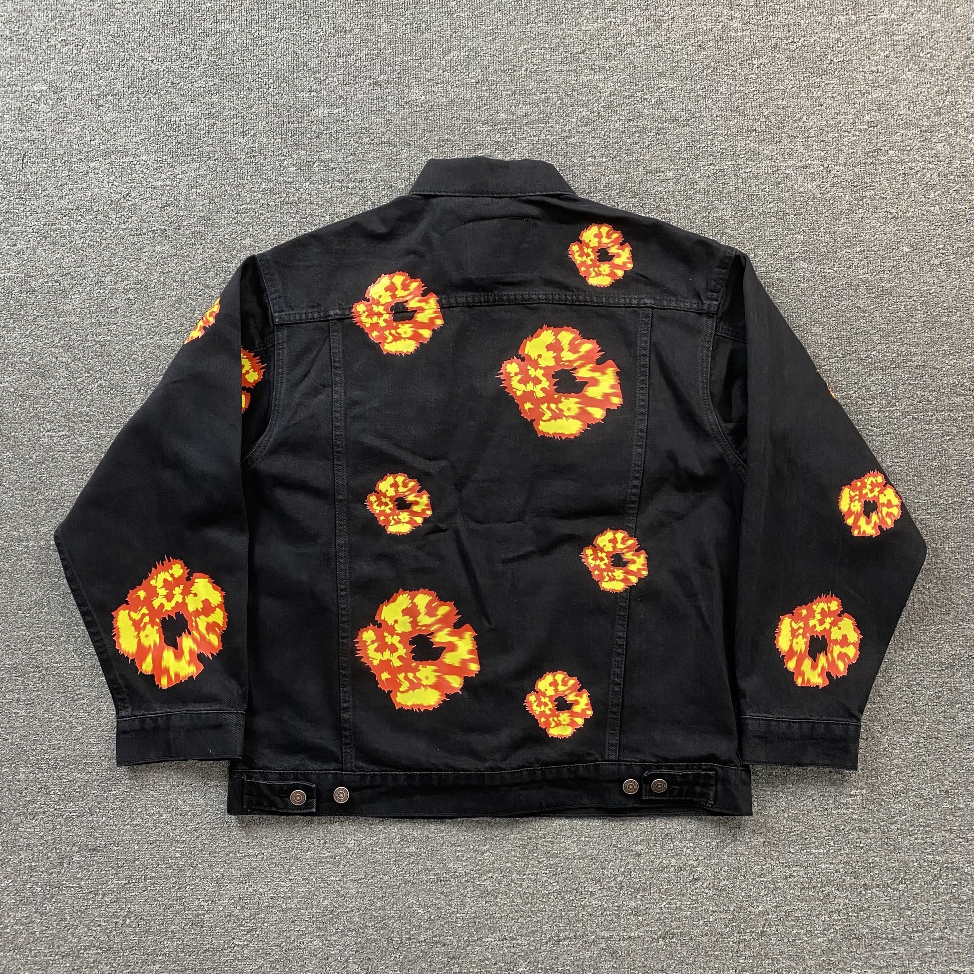 denim-tears-x-offset-wreath-denim-jacket-black-2-Drip Store Argentina