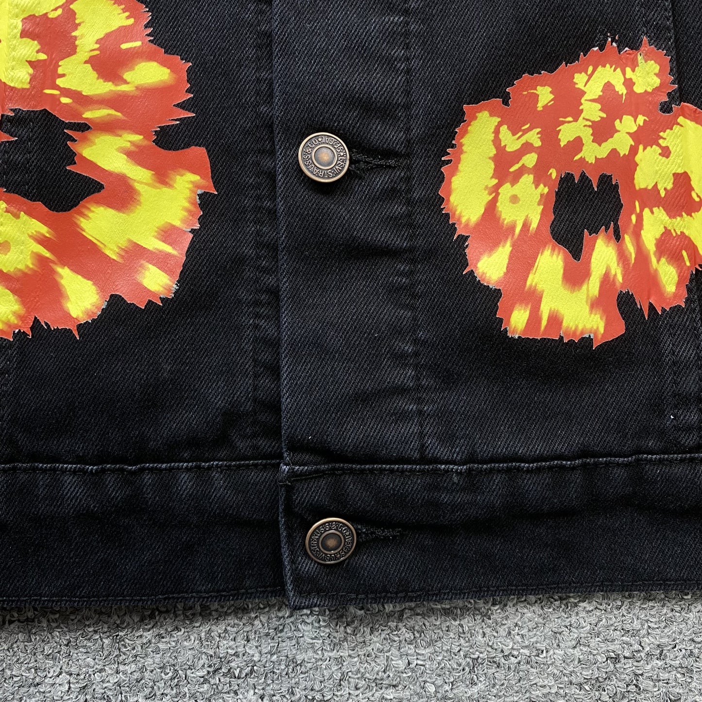 denim-tears-x-offset-wreath-denim-jacket-black-8-Drip Store Argentina