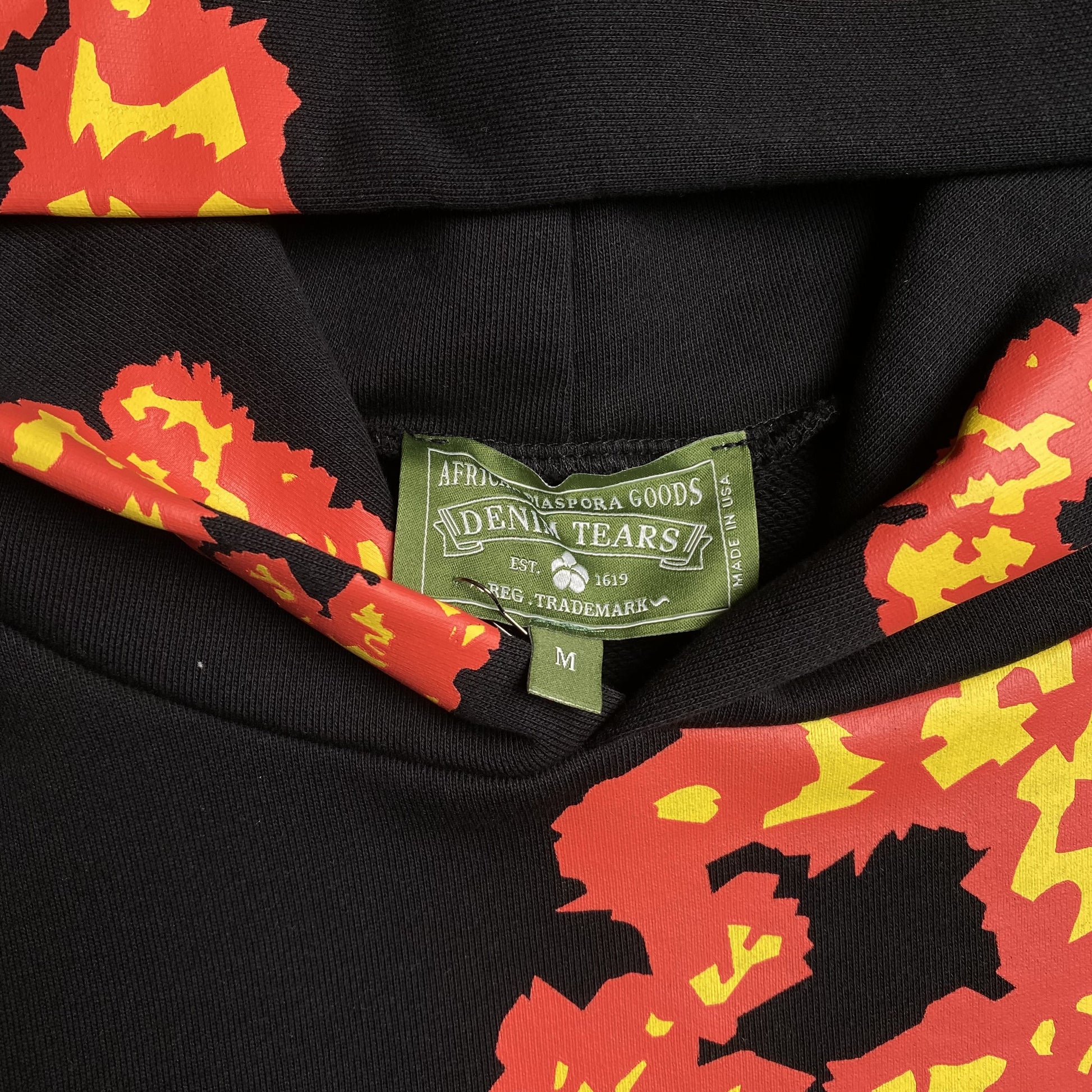 denim-tears-x-offset-wreath-hoodie-black-3-Drip Store Argentina