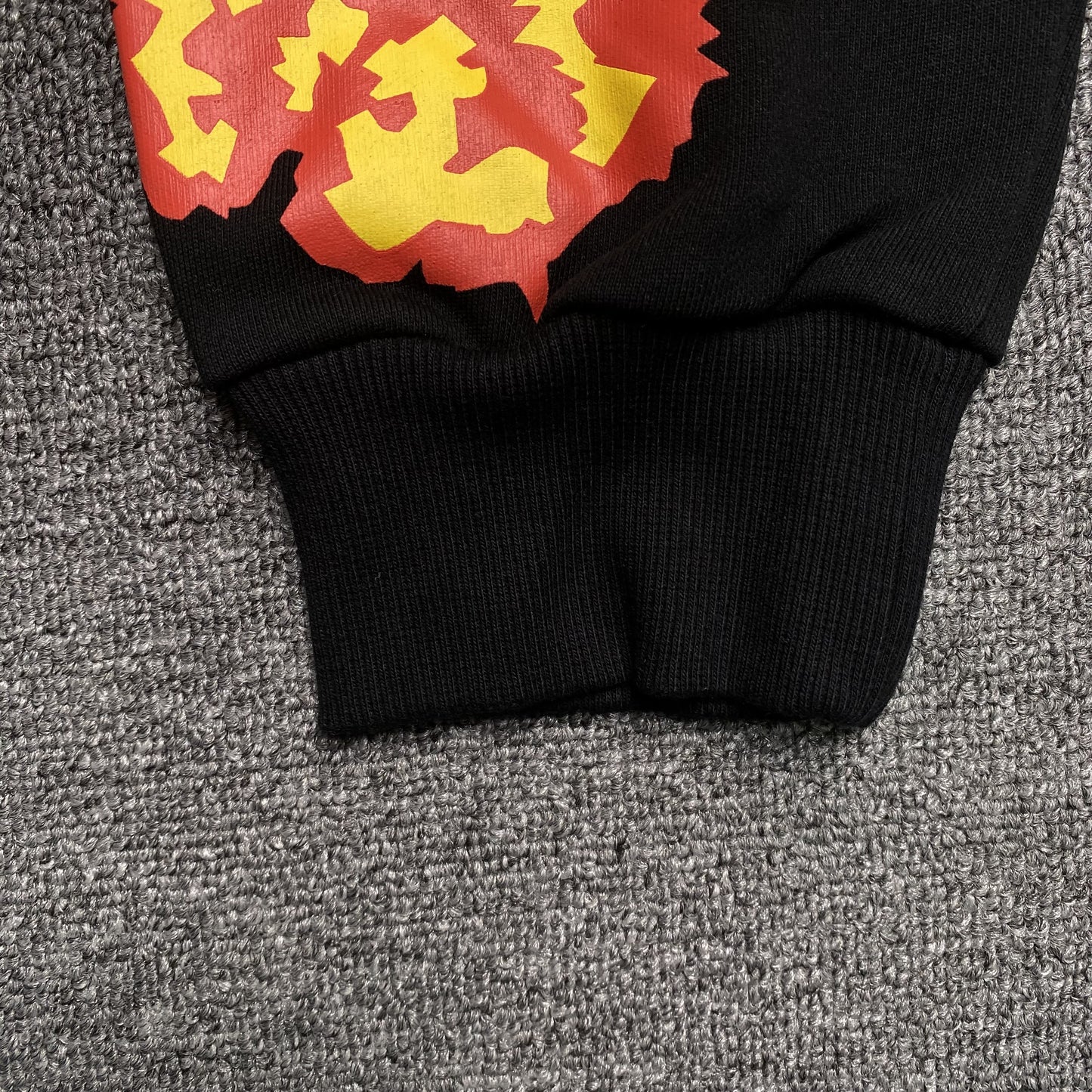 denim-tears-x-offset-wreath-hoodie-black-4-Drip Store Argentina